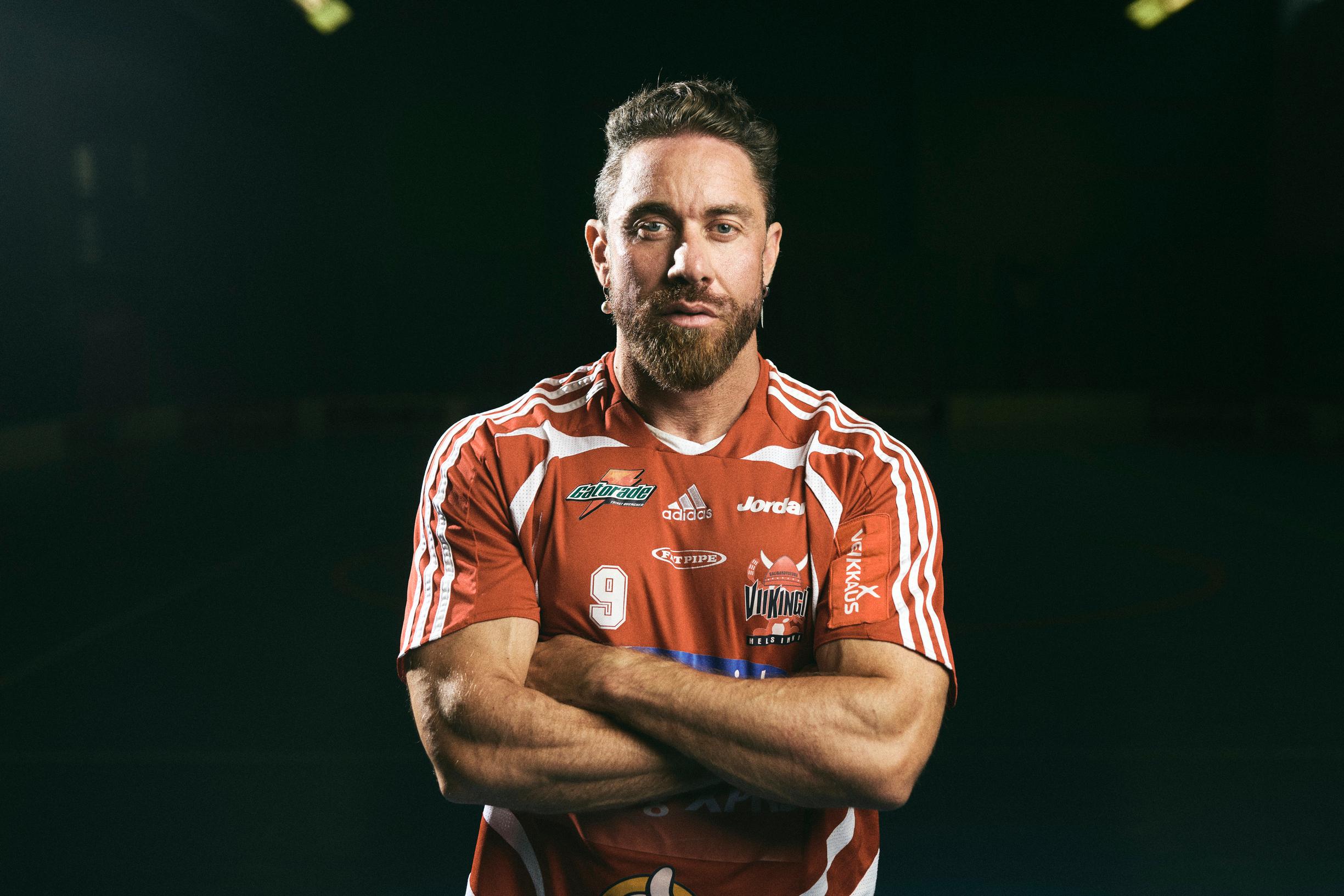 Toni Lötjönen: päävalmentaja Andreas Harnesk ei kantanut vastuuta naisten salibandyssa – Suomi hävisi, koska se oli heikosti valmennettu