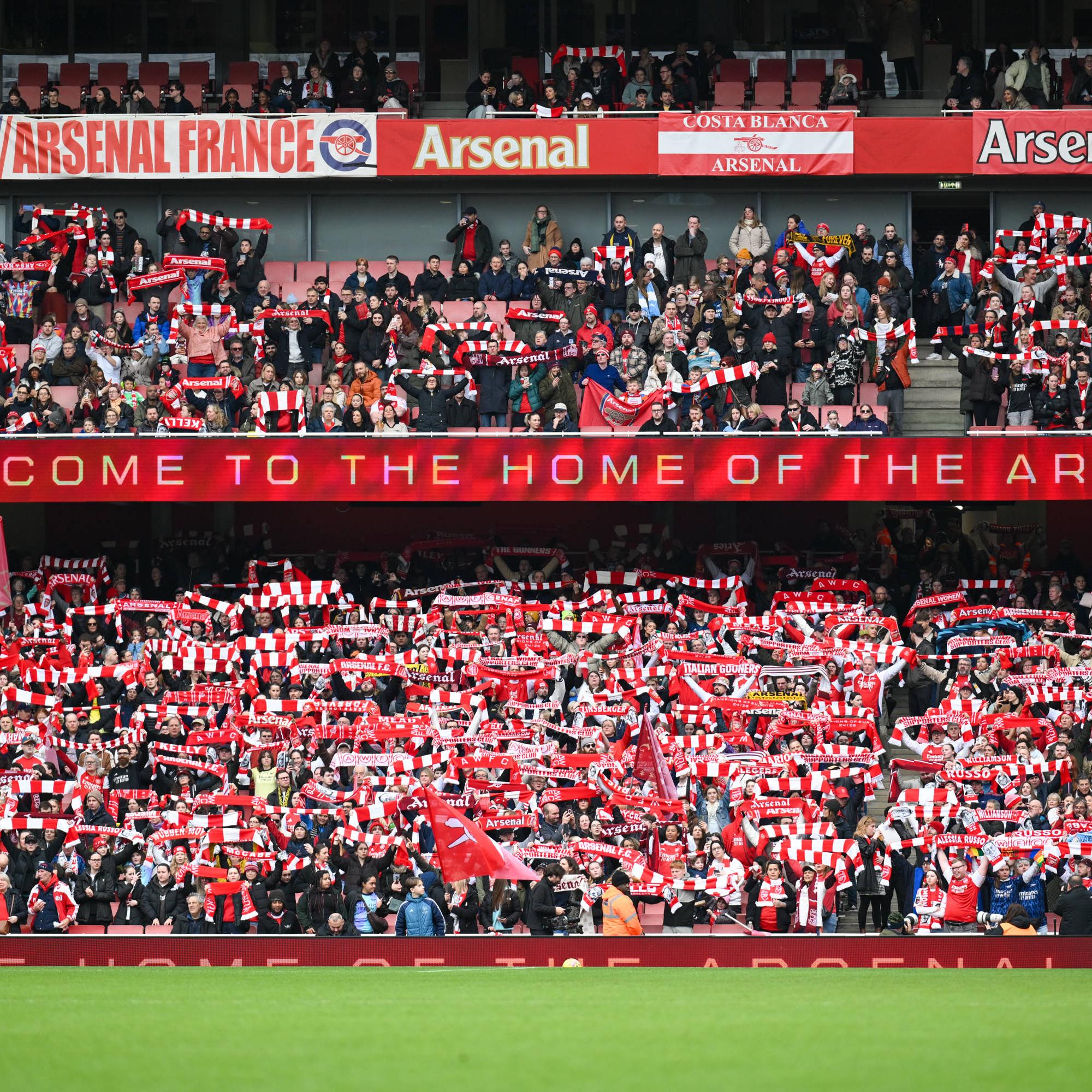 Ikonisen kannattajalehden päätoimittaja tylyttää Aitiolle Arsenalin kritisoijia: ”Miksi ette helvetti puolusta paremmin!”