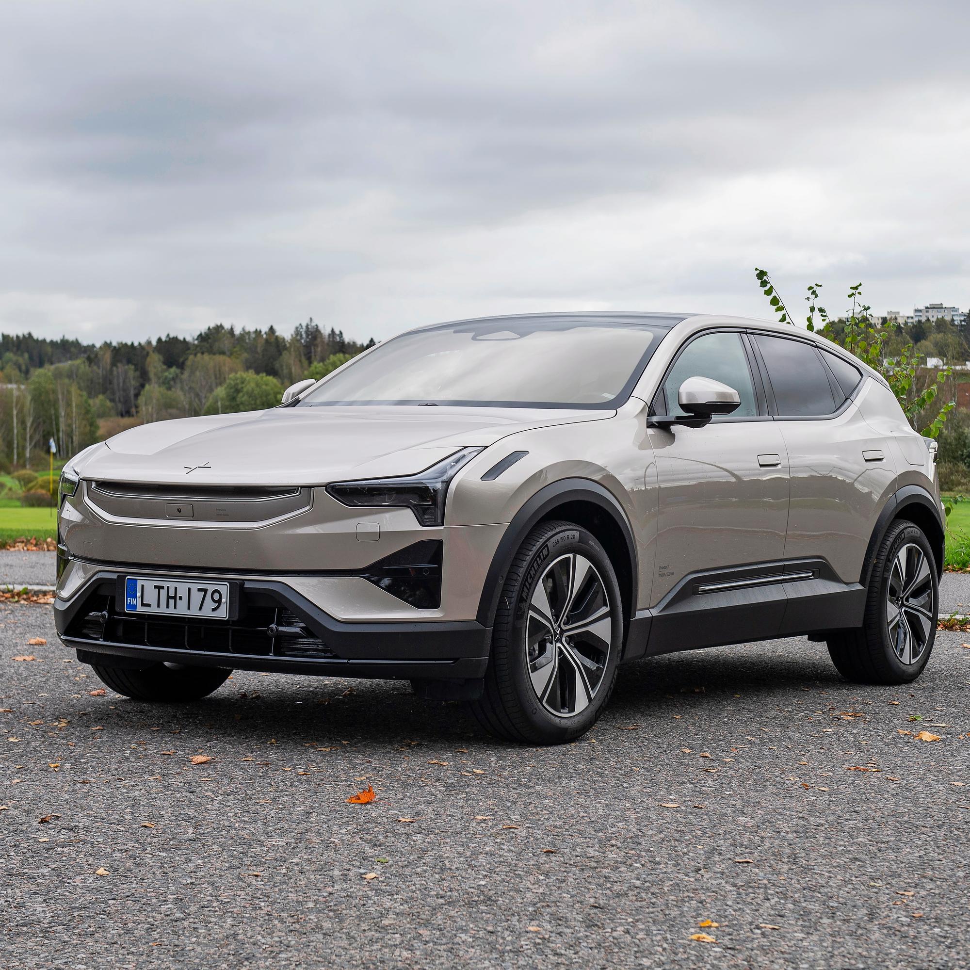 Polestar 3 yllättää: 696 km toimintamatka ja takaveto – suorituskyky jää tällä kertaa sivuosaan