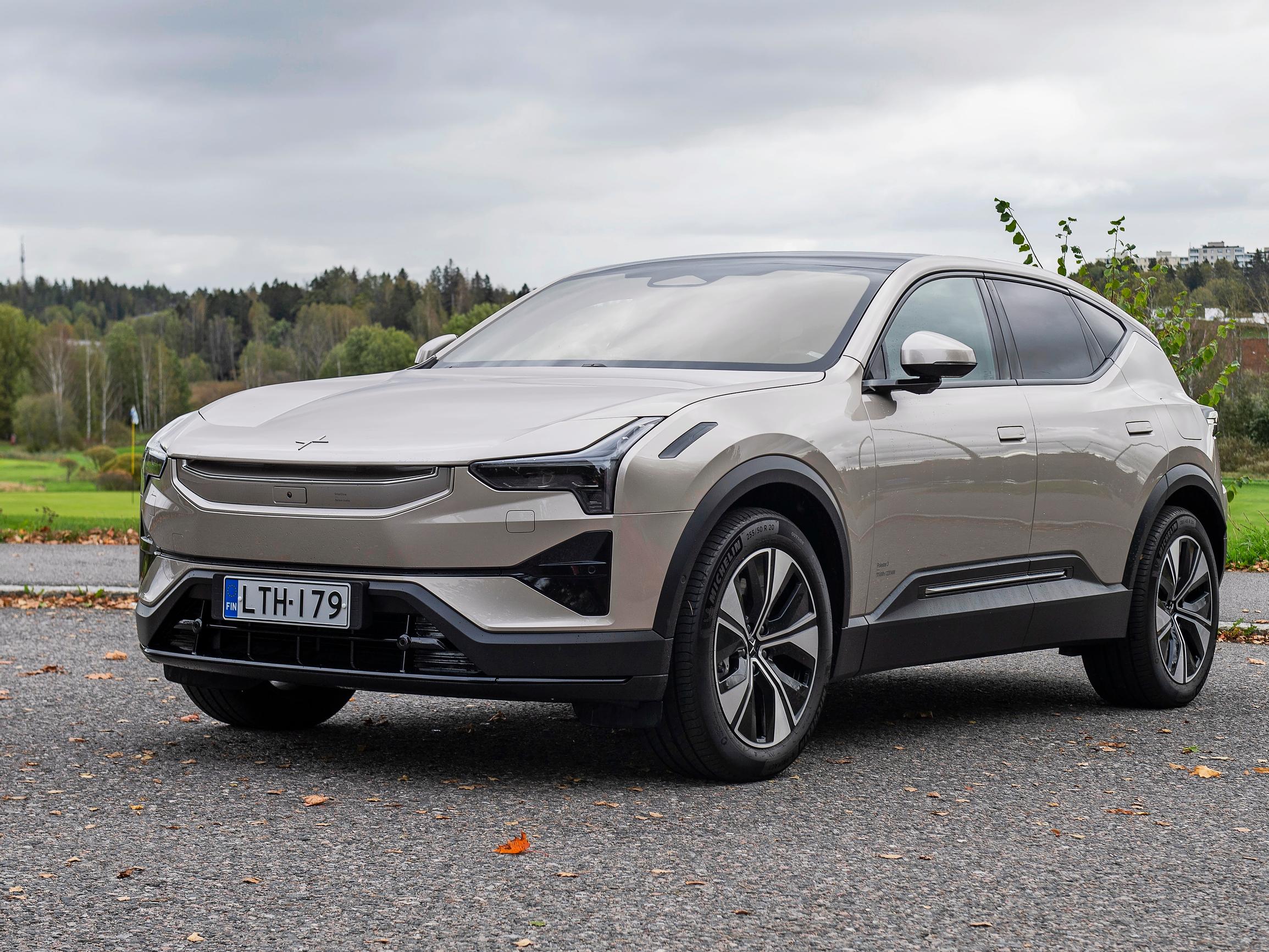 Polestar 3 yllättää: 696 km toimintamatka ja takaveto – suorituskyky jää tällä kertaa sivuosaan