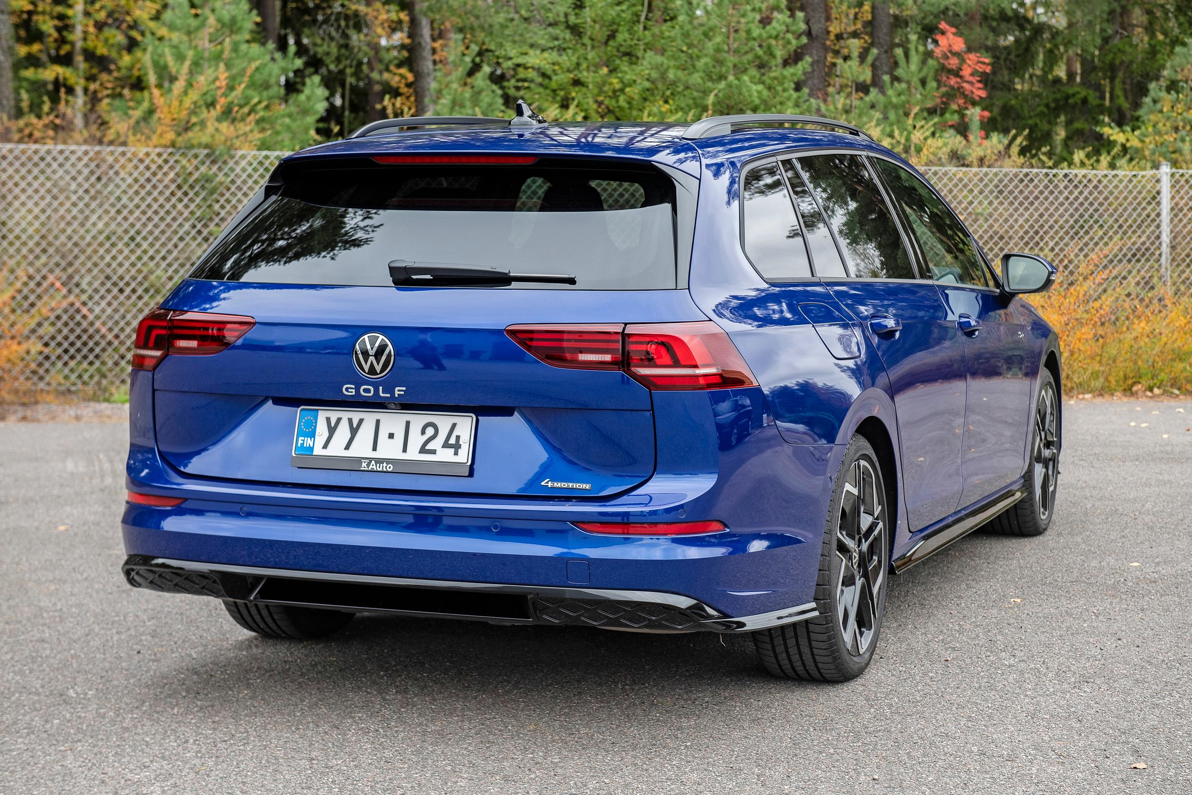 Volkswagen Golf Variant R-Line Edition on farmarimalli, eli käytännöllisempi kuin perinteinen pystyperäinen Golf