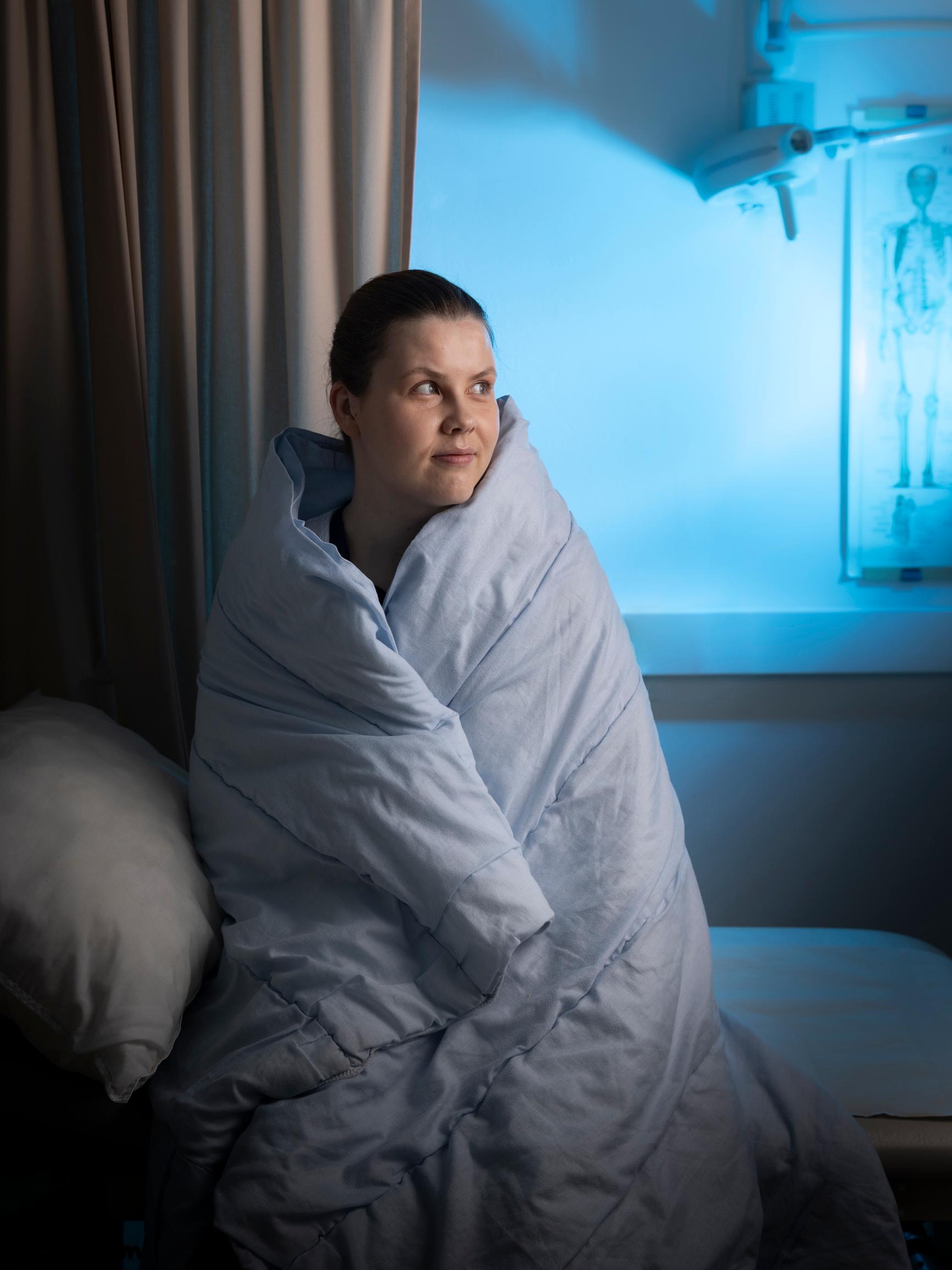 Suomalaiset ovat suorittajia, jotka häpeävät uniongelmiaan – Kävimme aikuisten unikoulussa, jollaisia ei montaa Suomessa ole