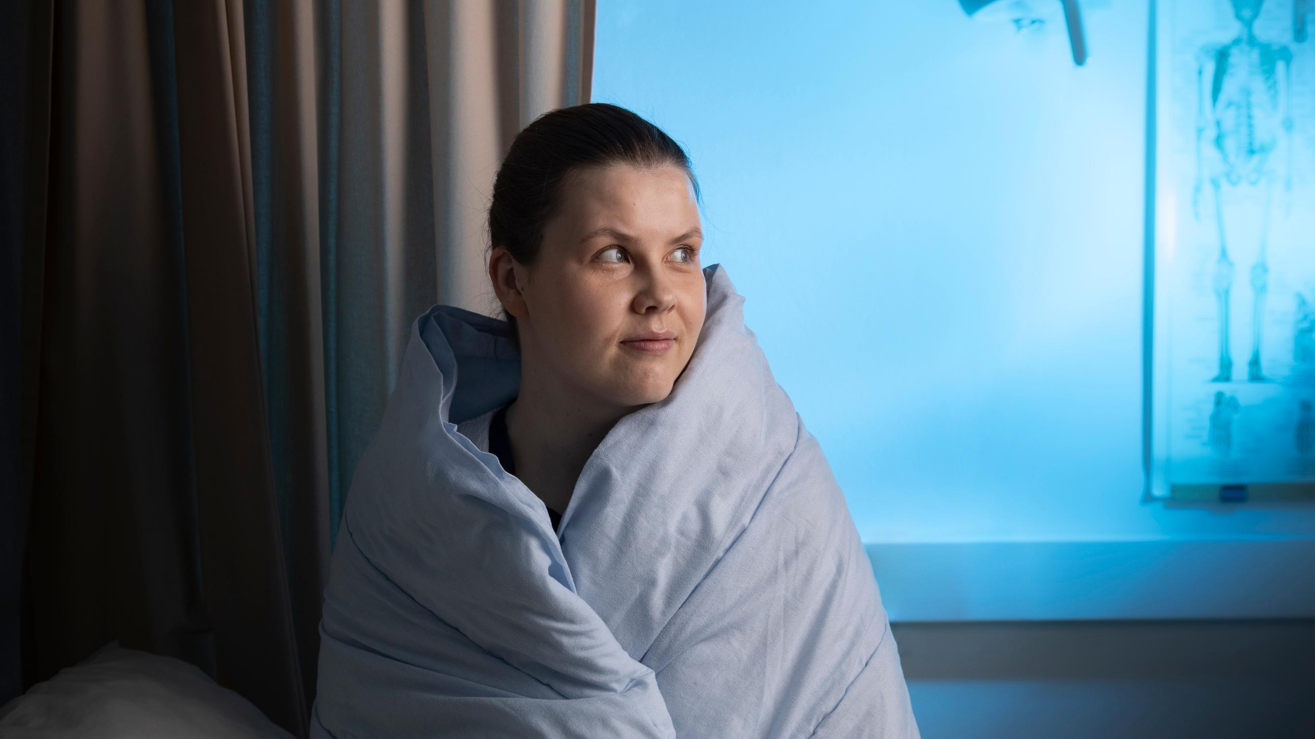 Suomalaiset ovat suorittajia, jotka häpeävät uniongelmiaan – Kävimme aikuisten unikoulussa, jollaisia ei montaa Suomessa ole