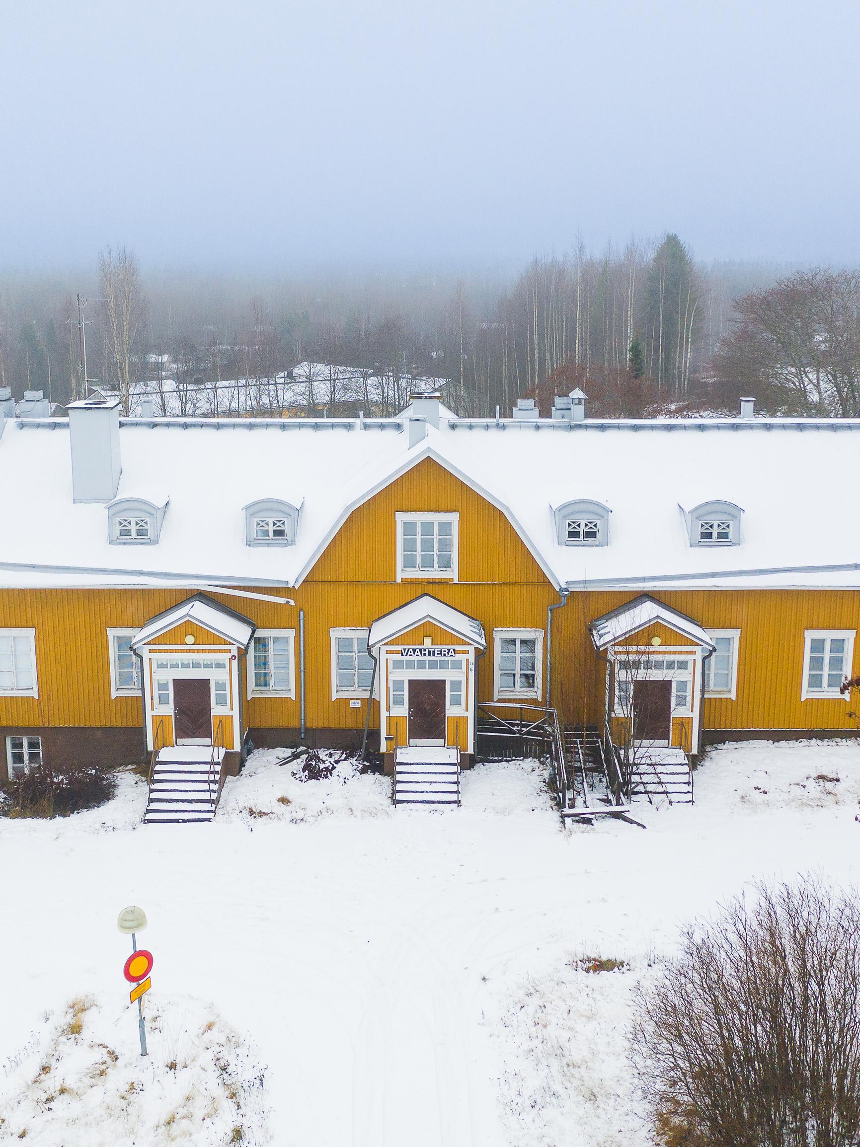Pohjois-Karjalaa halkoo tyhjien talojen tie - Joensuun ja Ilomantsin rapistuvat arvorakennukset eivät löydä ostajia edes 10 eurolla
