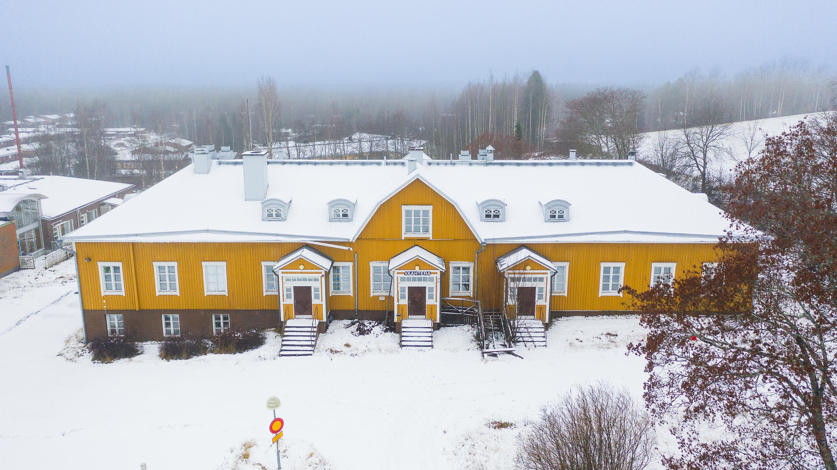 Pohjois-Karjalaa halkoo tyhjien talojen tie - Joensuun ja Ilomantsin rapistuvat arvorakennukset eivät löydä ostajia edes 10 eurolla