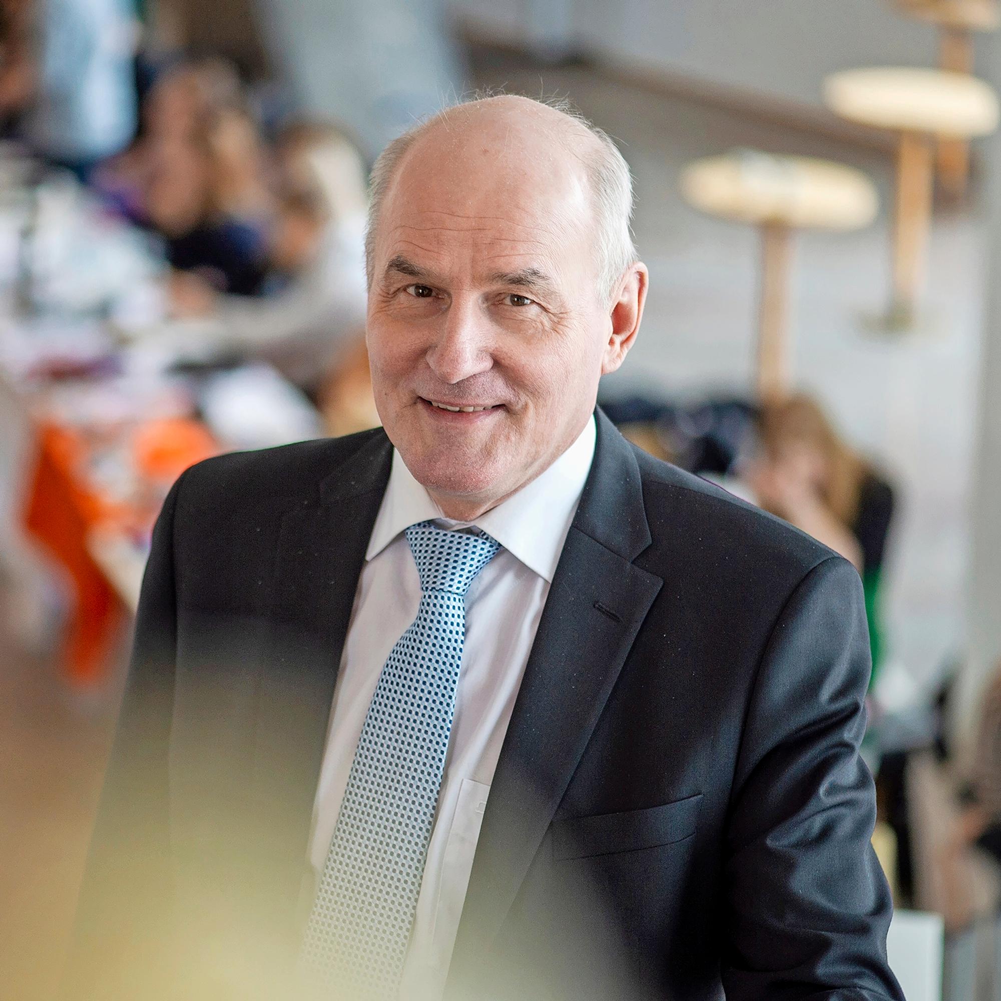 Rikosoikeuden professori: On erikoista, että rattijuoppo saa kuolemantuottamuksesta Suomessa 1,8-2 vuotta ehdollista – vaikka rattijuopumus on tahallinen teko