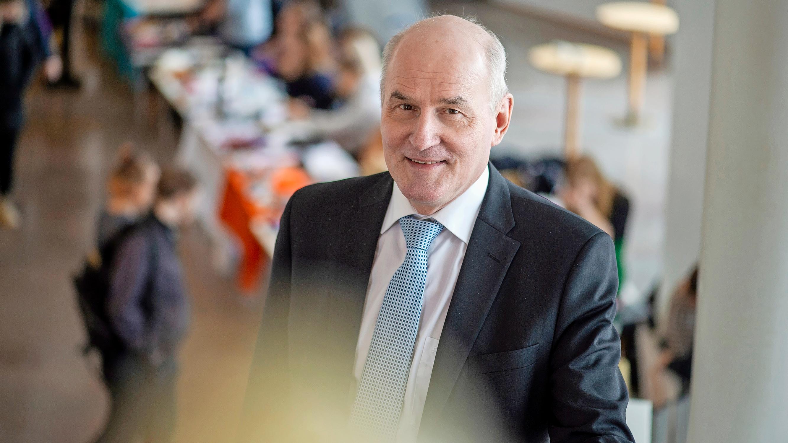 Rikosoikeuden professori: On erikoista, että rattijuoppo saa kuolemantuottamuksesta Suomessa 1,8-2 vuotta ehdollista – vaikka rattijuopumus on tahallinen teko