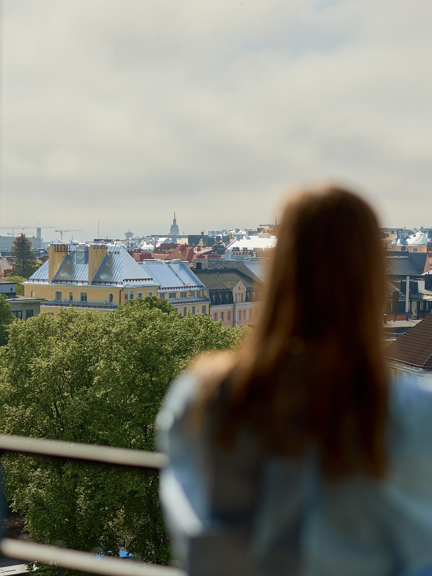 Mondo testasi Helsingin edullisen hotellin, jota moni ei tiedä: Töölön idyllistä löytyy fiksu majoitus hienoilla näköaloilla