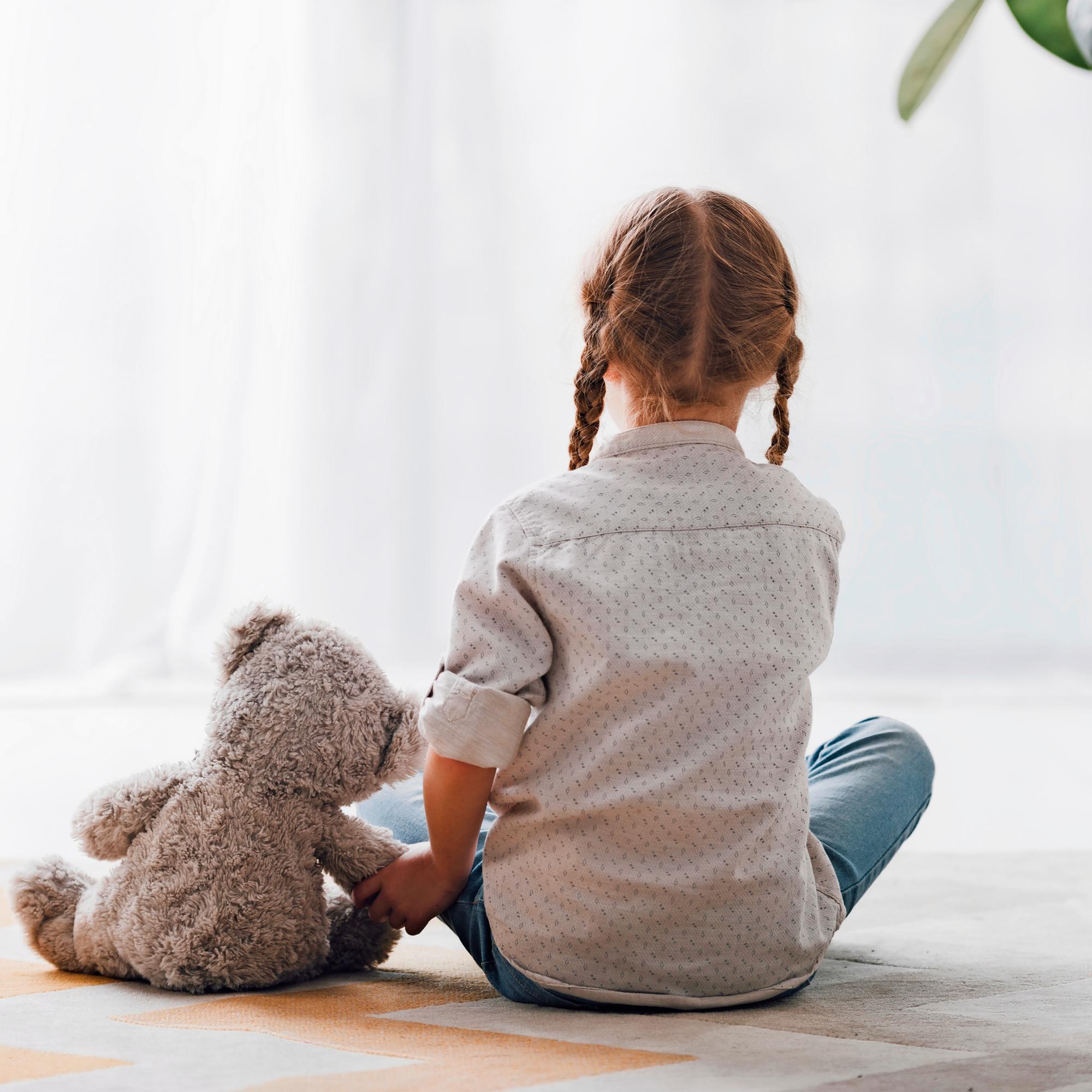 Lapsuuden yksinäisyys voi altistaa muistisairauksille –  Myös kohonnut LDL-kolesteroli on dementiariski