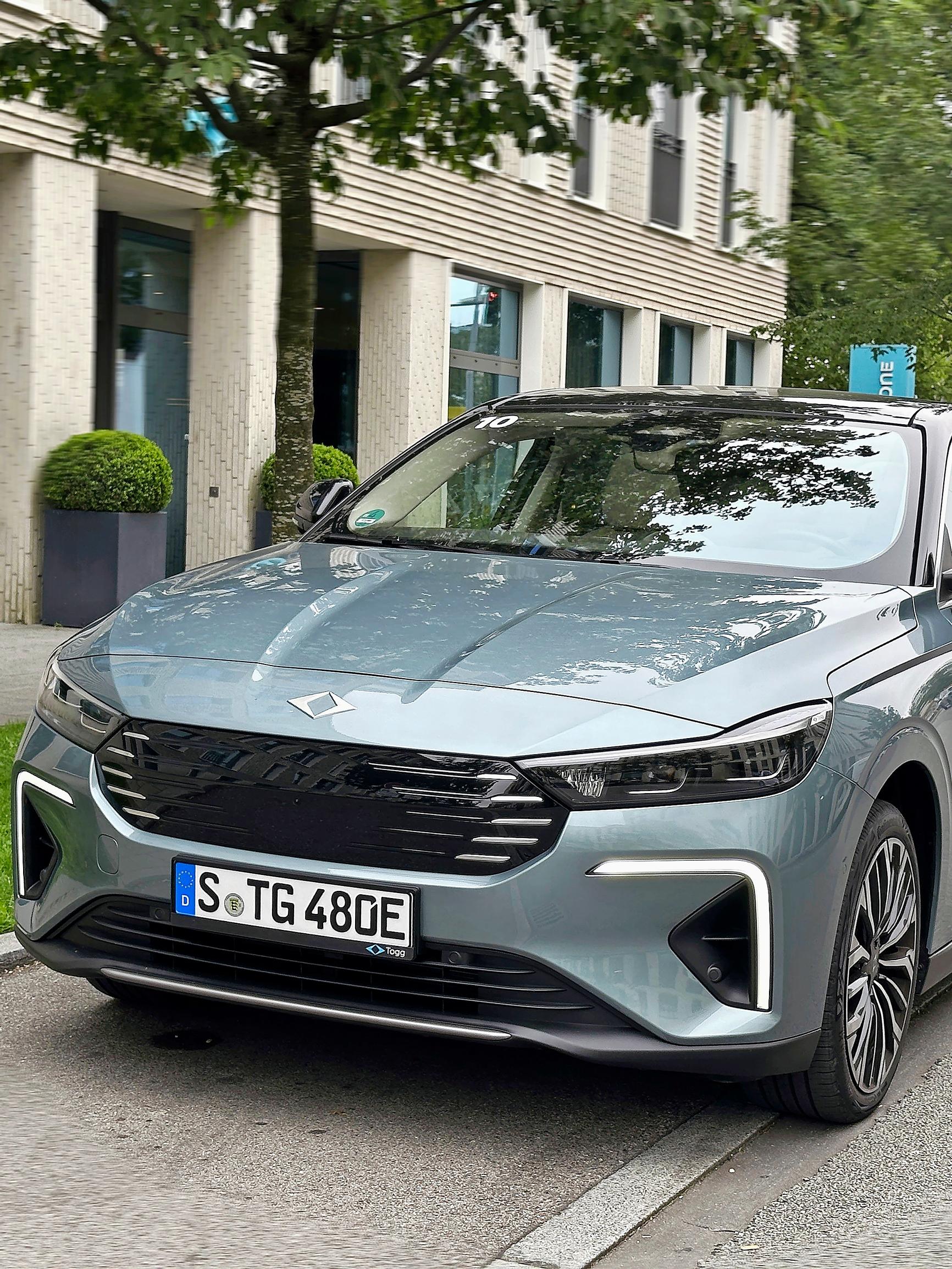 Turkkilainen automerkki Togg tulee Eurooppaan – Tuulilasi koeajoi Togg T10F -sähköauton Saksassa – tällainen se on