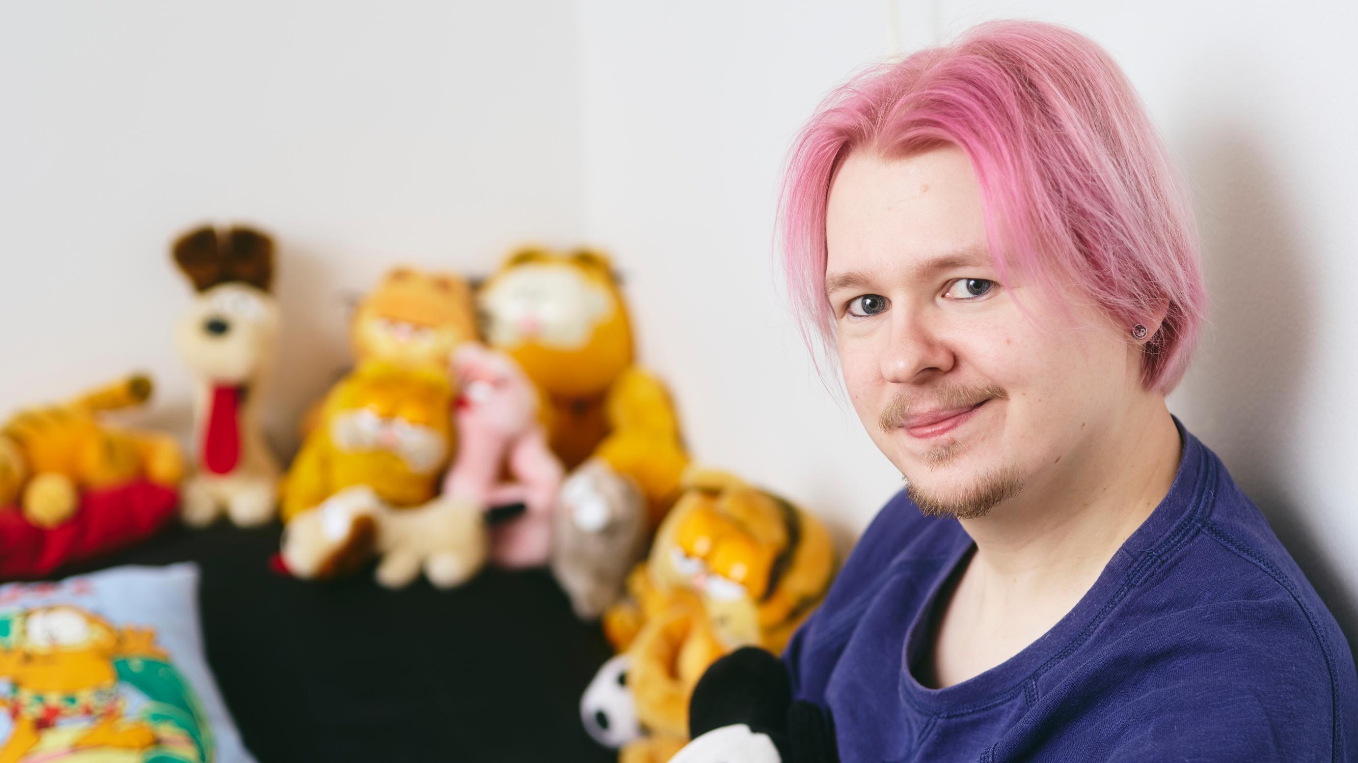 ”Mun koko koti näyttää ysärilapsen huoneelta” – Tino Jansson sai eron jälkeen lohtua, kun sai sisustaa kotinsa leluilla