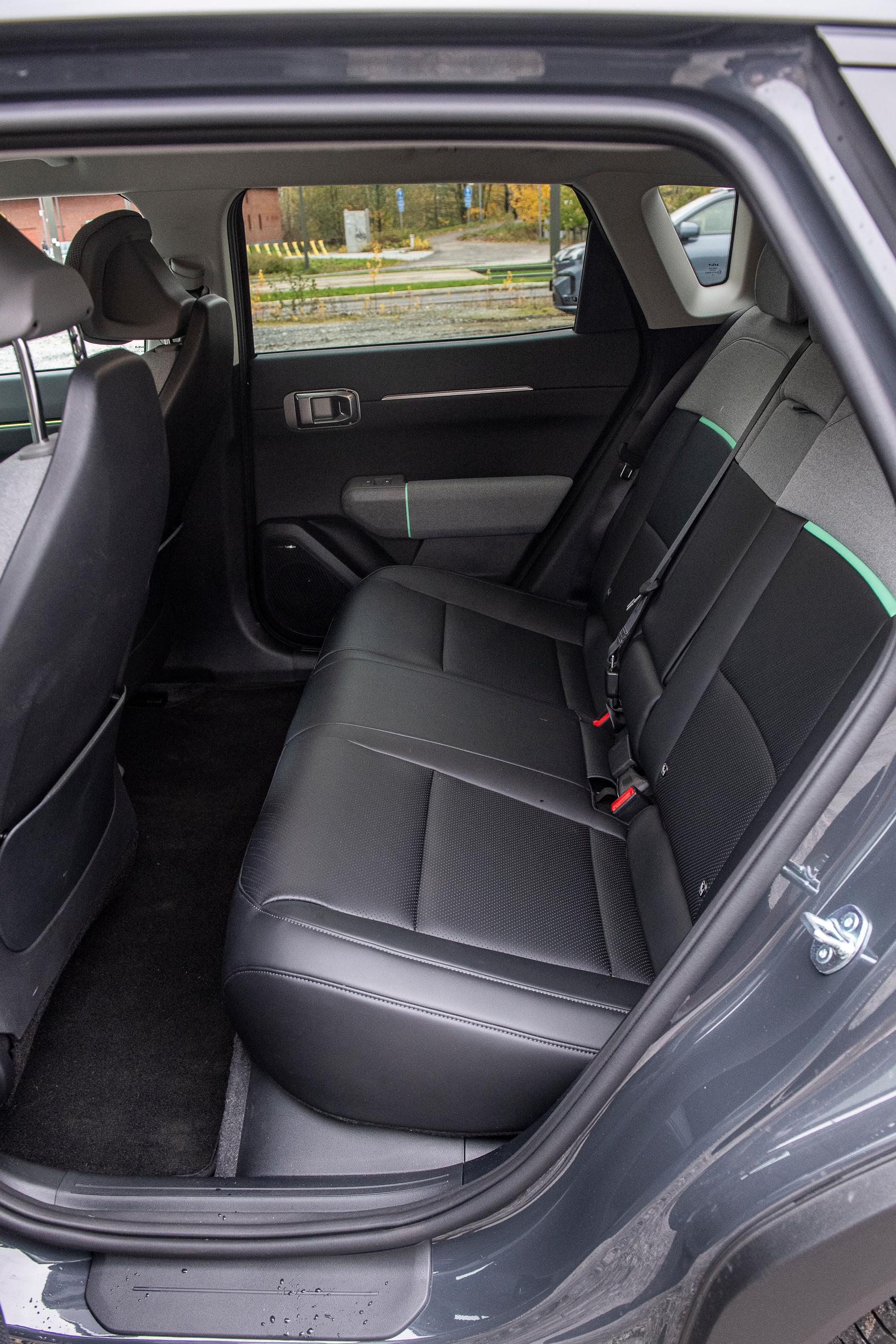 Kia EV4 Hatchbackin takana on kohtalaiset tilat.