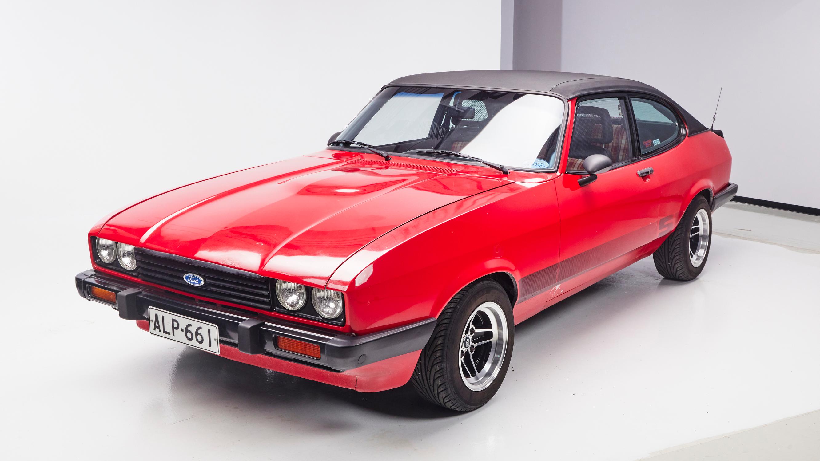 Ford Capri Mk3 2.0 S vm. 1979 – ”Parasta on, kun pääsee ajamaan pientä tietä kesäiltana”