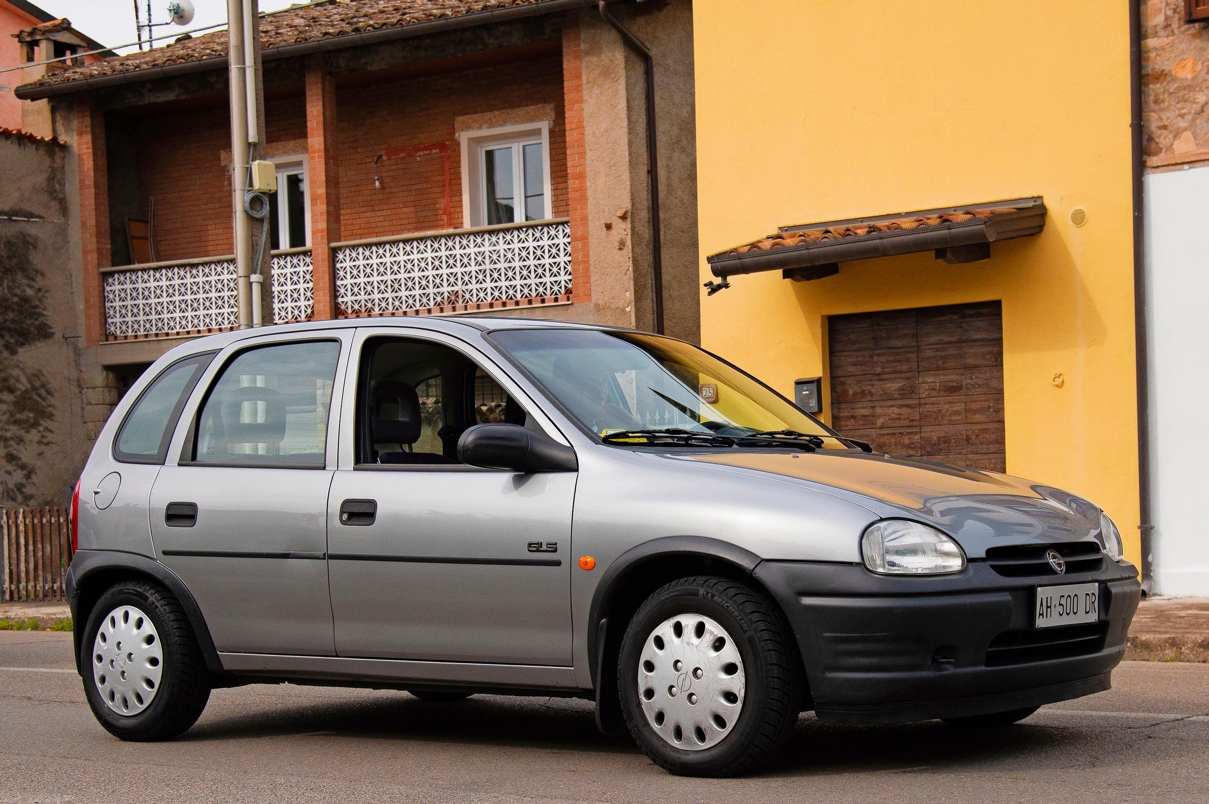 Opel Corsaa mainostettiin aikanaan televisiossa lentävällä lauseella, joka jäi soimaan päässä: ”On Corsa mulle kuin ystävä!”