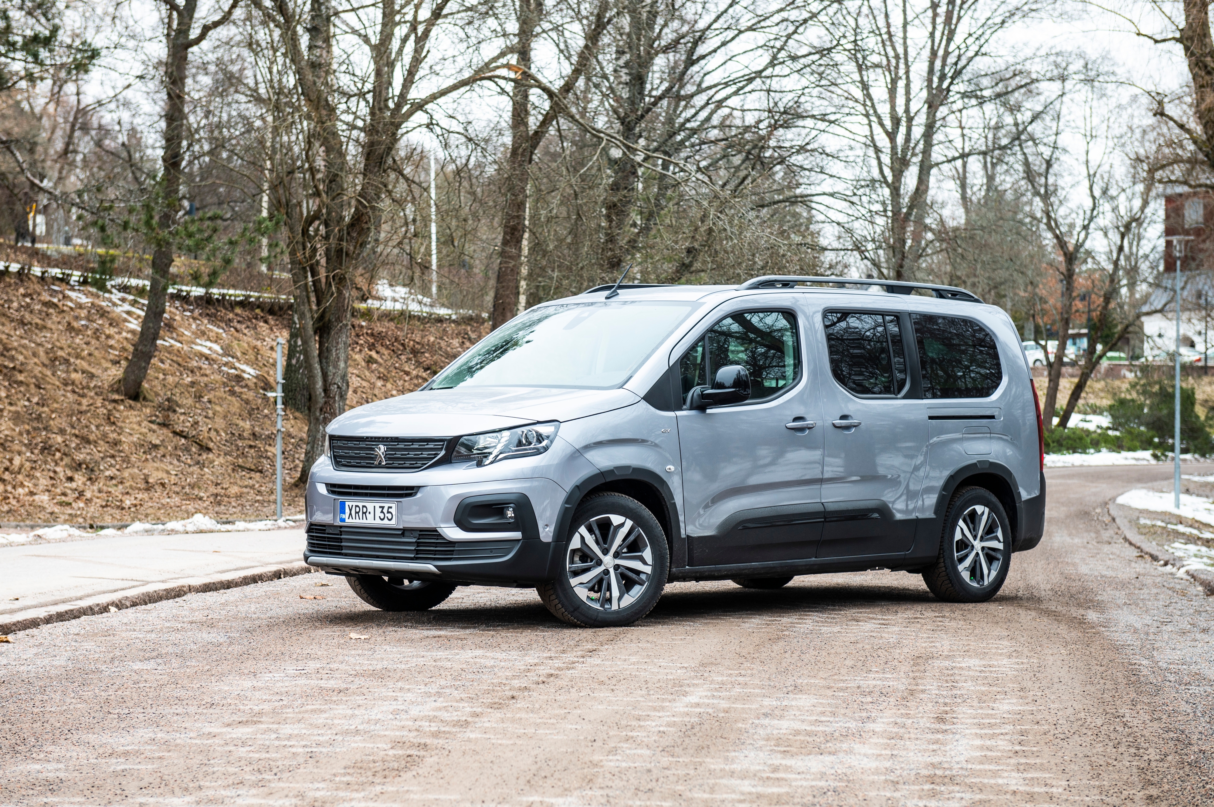 Peugeot e-Rifter: Reilusti tilaa | Tuulilasi