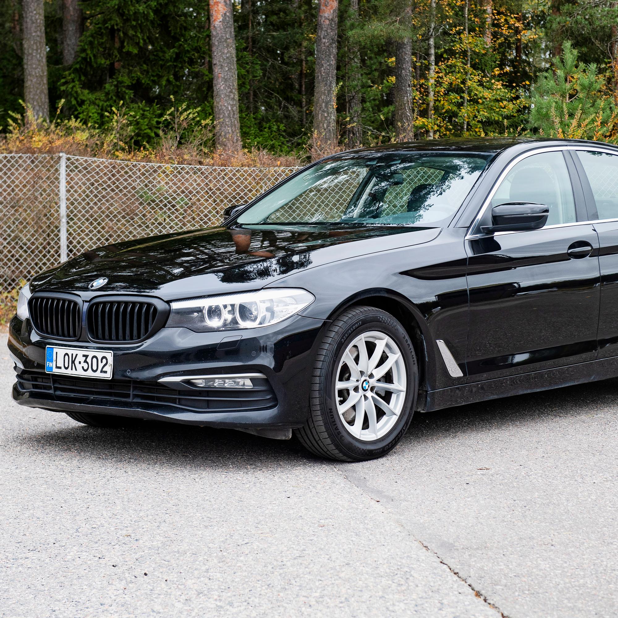 Tuulilasin autotoimittaja: Käytetty BMW 520 D vm. 2019 hakkaa koeajossa E-Mersun hinnalla, teholla ja nelivedolla