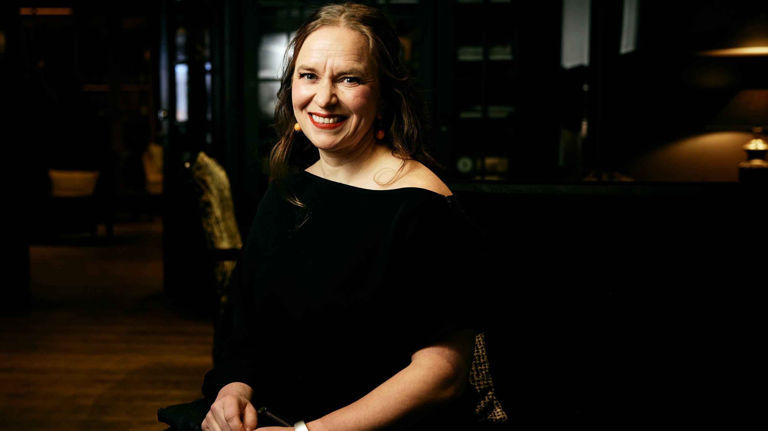 Satu Rämölle tärkeää oli, että Hildur-sarja toteutuu, ei raha – ”Uskoin tv-sarjan onnistumiseen vasta kun näin kuvausrekat”