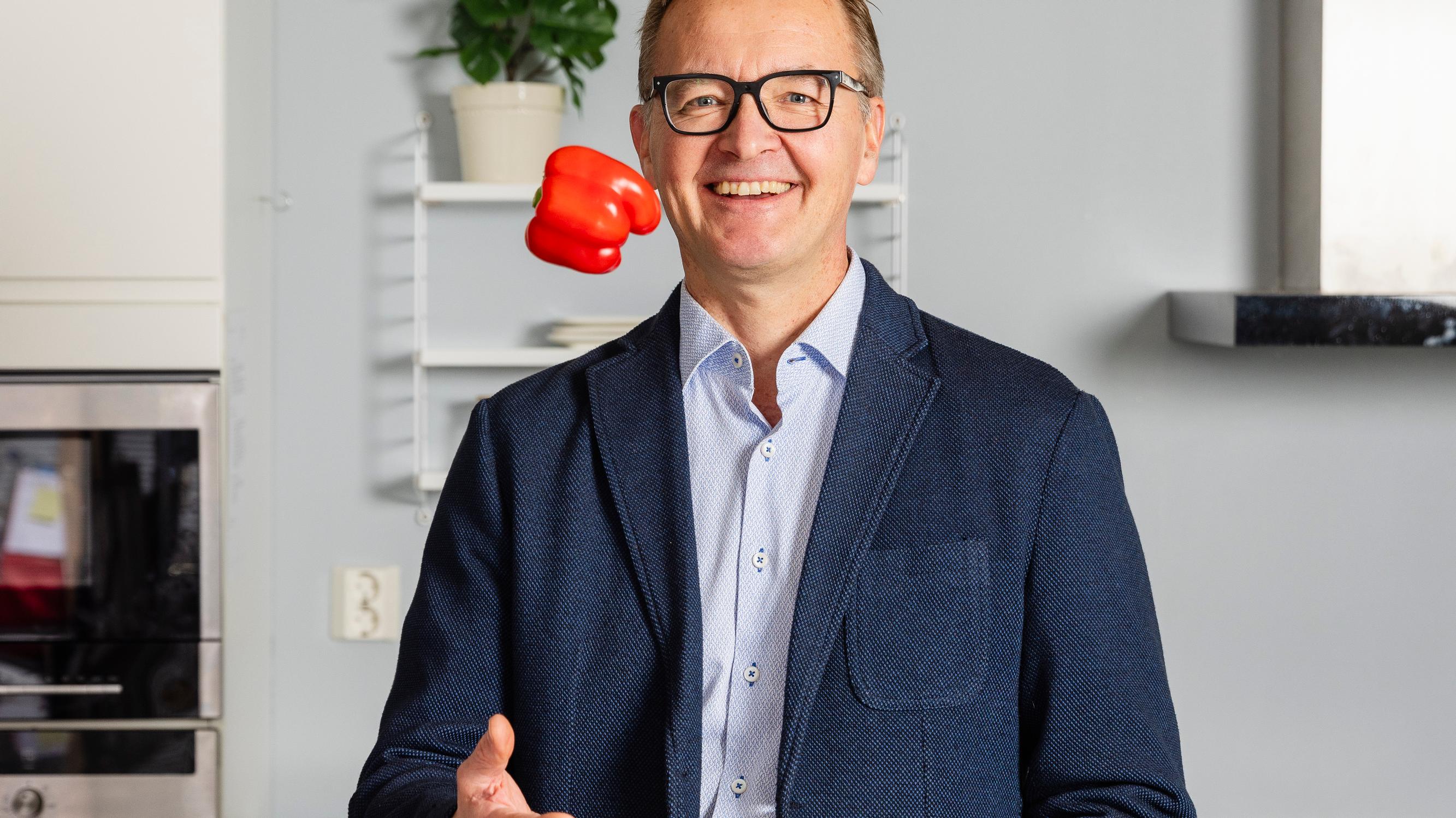 Kun geenitesti paljasti Pirjon Alzheimer-riskin, ruokavalio meni remonttiin – Ravitsemusterapeutti Reijo Laatikainen tähdentää kasvisten ja marjojen merkitystä aivoille 