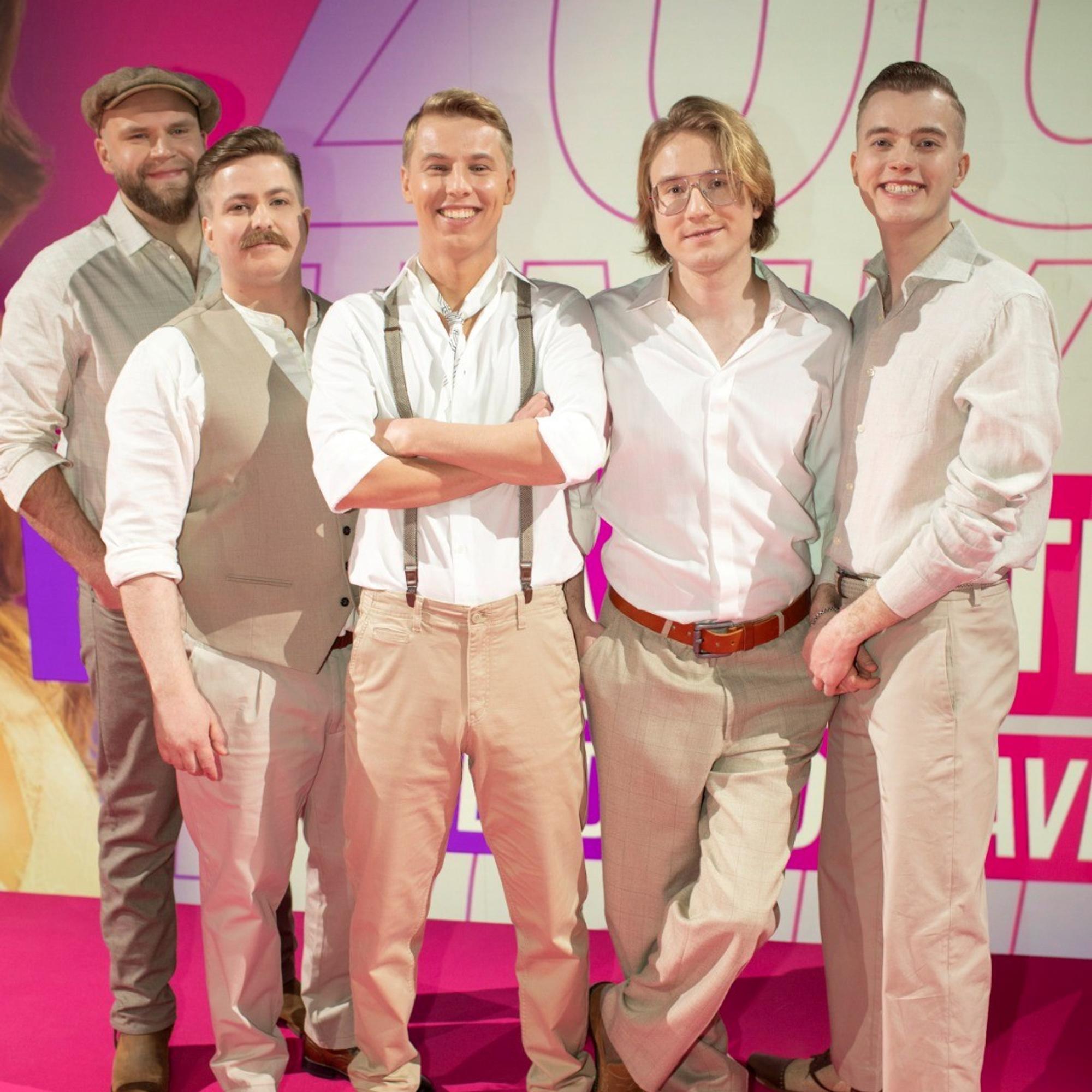 Onko tässä Suomen sympaattisin fanilahja? – Näin fanit hemmottelevat Komiat-suosikkiyhtyettä, joka nähdään tämän vuoden UMK:ssa