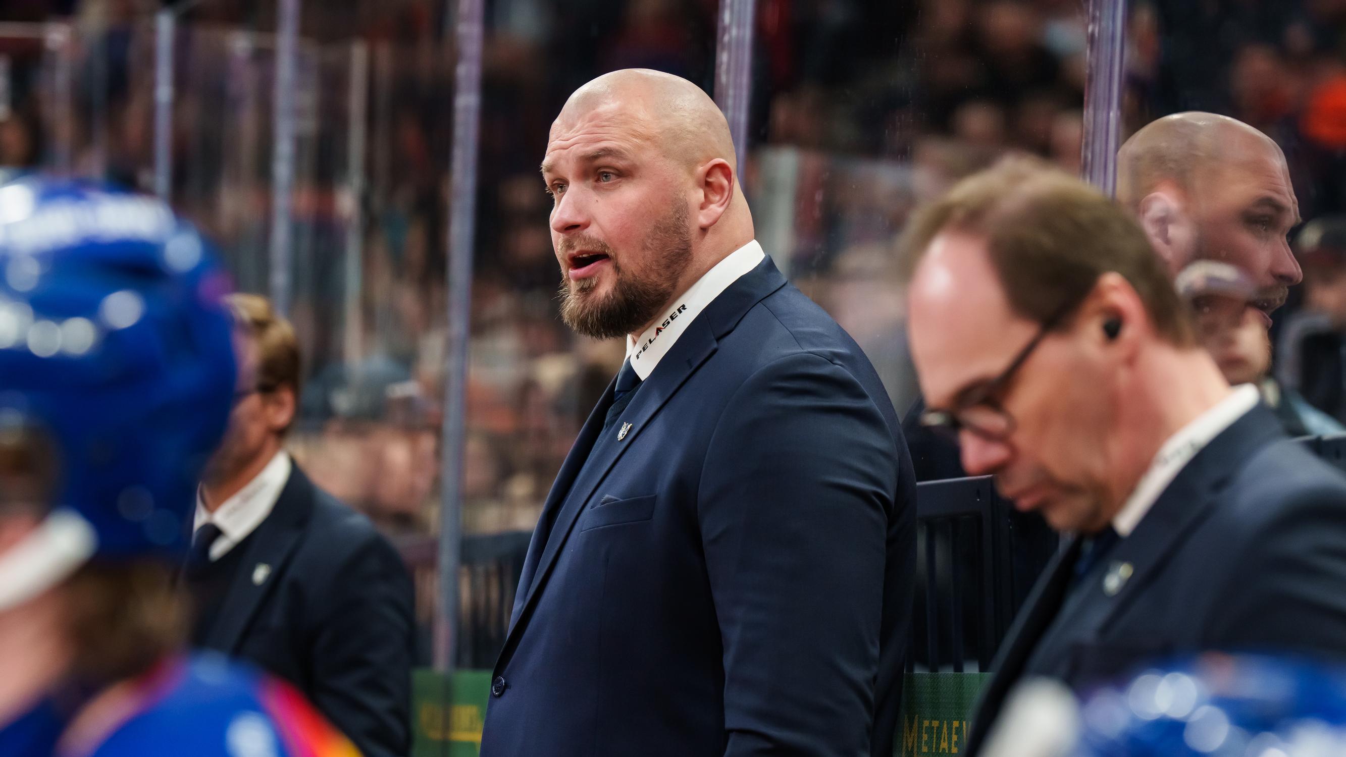 Kantti petti! Petteri Sihvoselta rajua ruoskaa farssimaisesta sulamisesta – "Jonne Virtaselta luiskahti kaksi lusikallista housuun"