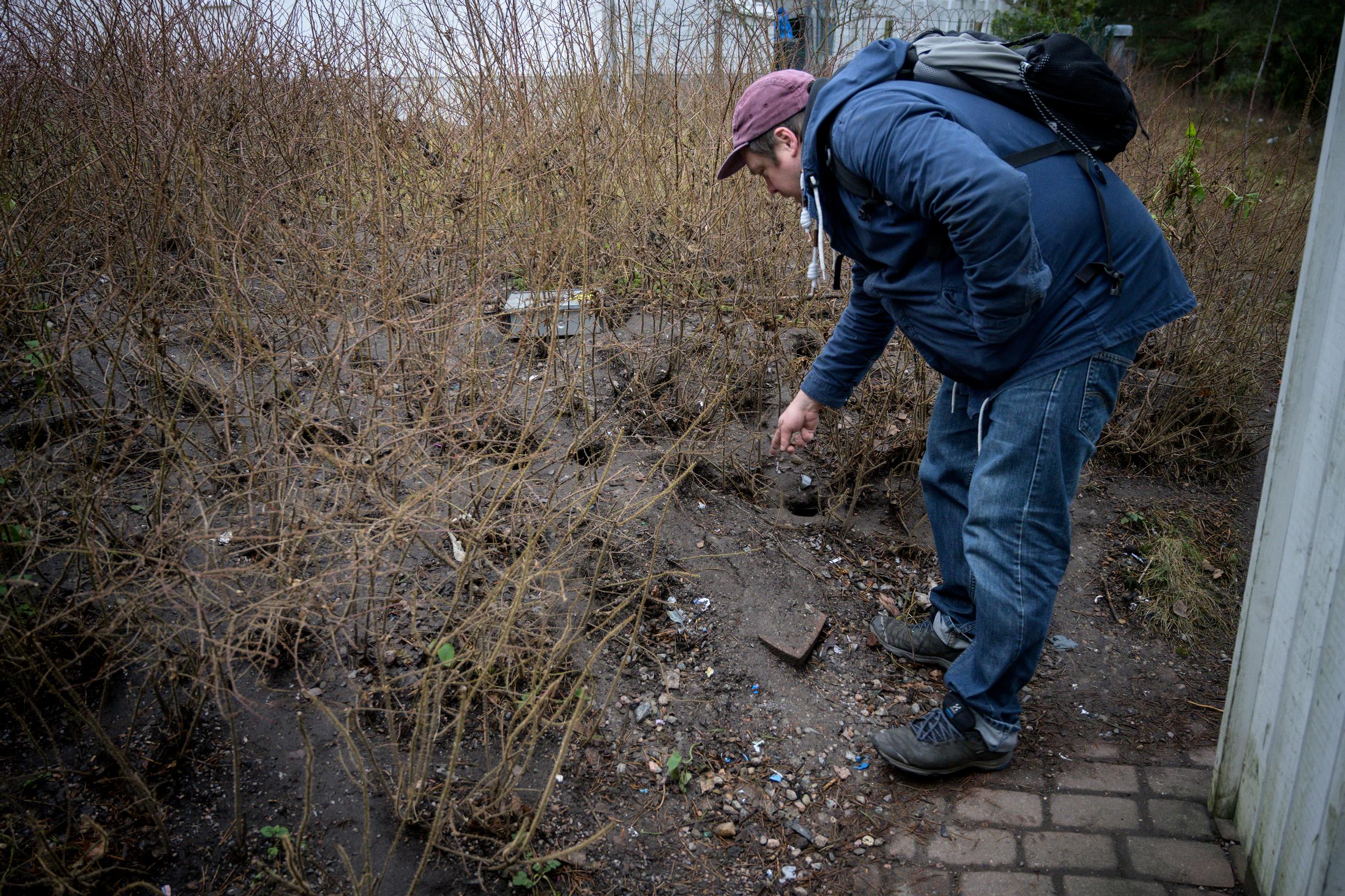 Ihminen voi luoda vahingossa rotille täydellisen elinympäristön. Roskakatoksesta saa ruokaa ja viereisen istutukseen saa kaivettua pesäkoloja.