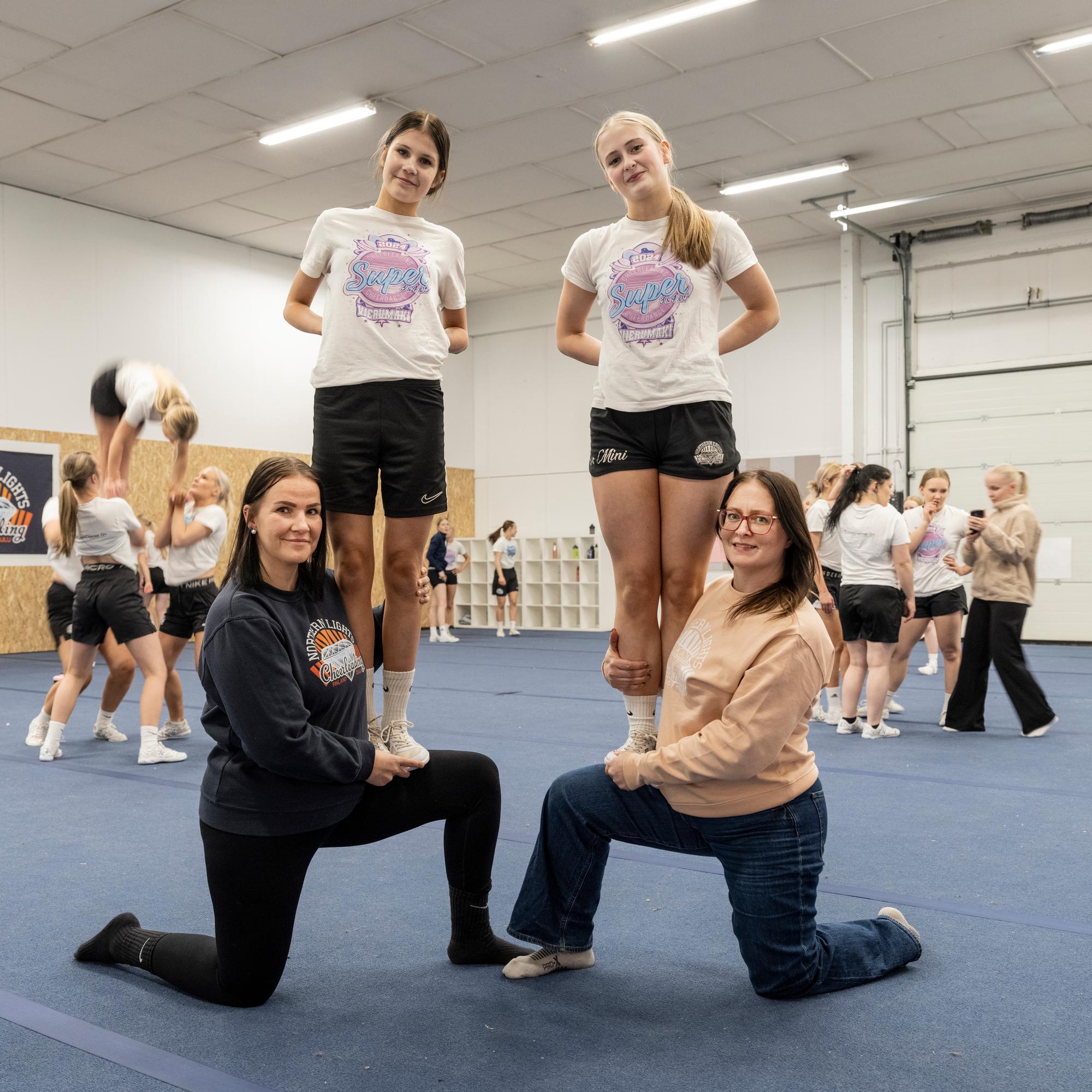 ”On hienoa, että löytyy joku, jonka kanssa kaikki on simppeliä” – Linda ja Riitta ystävystyivät cheerleading-harrastuksessa