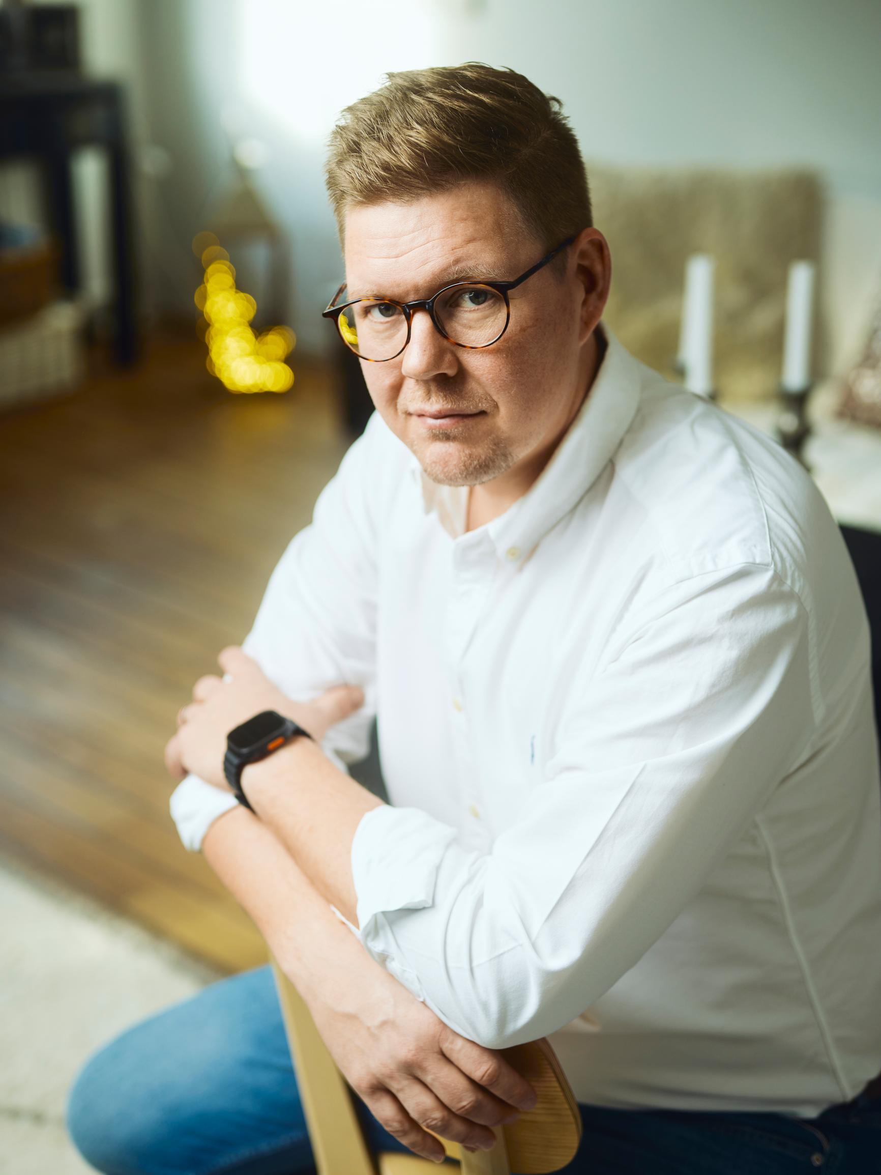 Raskaus oli ihme, sitten tuli keskenmeno – ”Ei se mene niin, että ensin olisi kaikista kovin suru”, sanoo Antti Lindtman