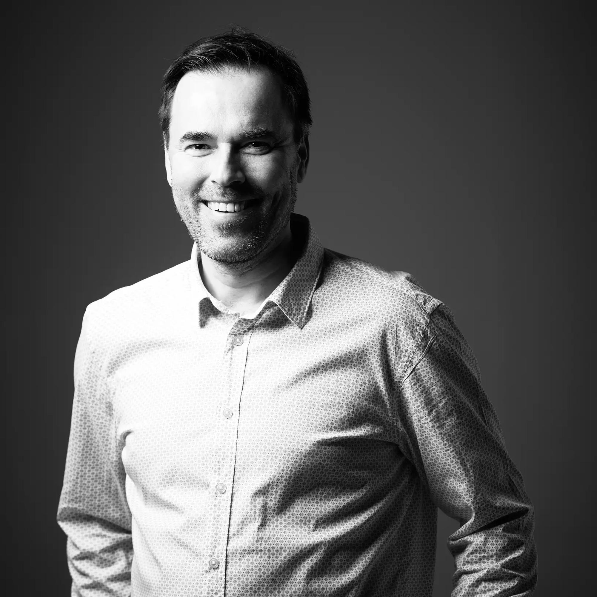 Kilometrivero on pian totta, mutta vain sähköautoilijoille – Ison-Britannian mallin mukainen uudistus on noussut esille kulissien takana