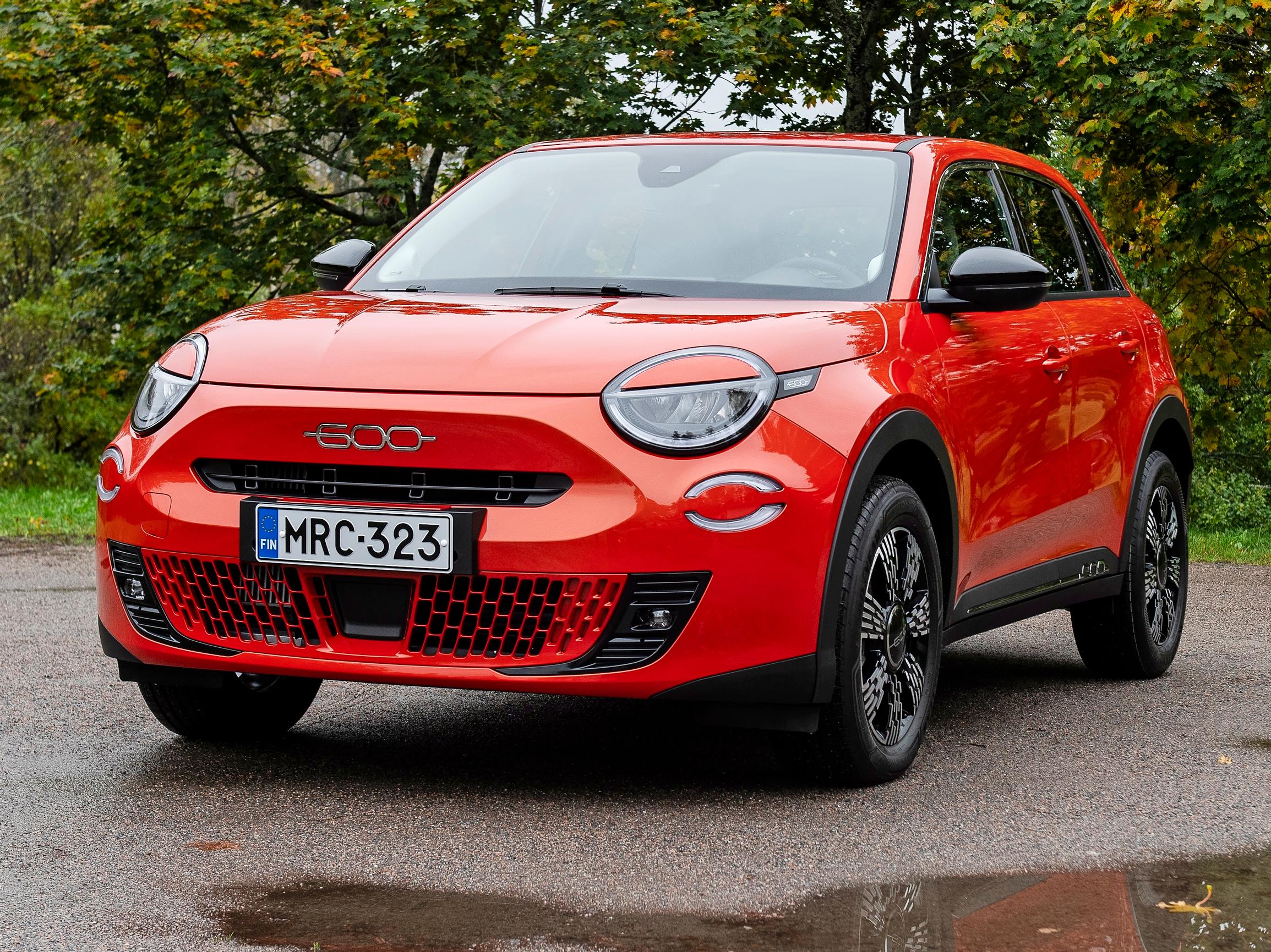 Uusi Fiat 600 on hauska, kevyt, kohtuuhintainen ja kaupunkiajossa napakka pikkuauto, jonka suurin heikkous on tila