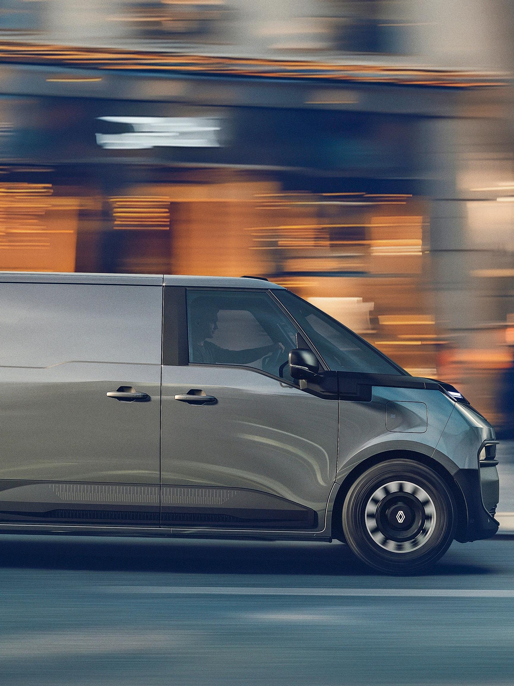 Uusi Renault Trafic E-Tech electric haastaa hyötyautot – 350–450 km toimintamatka, kunnon veto ja 800 voltin lataus