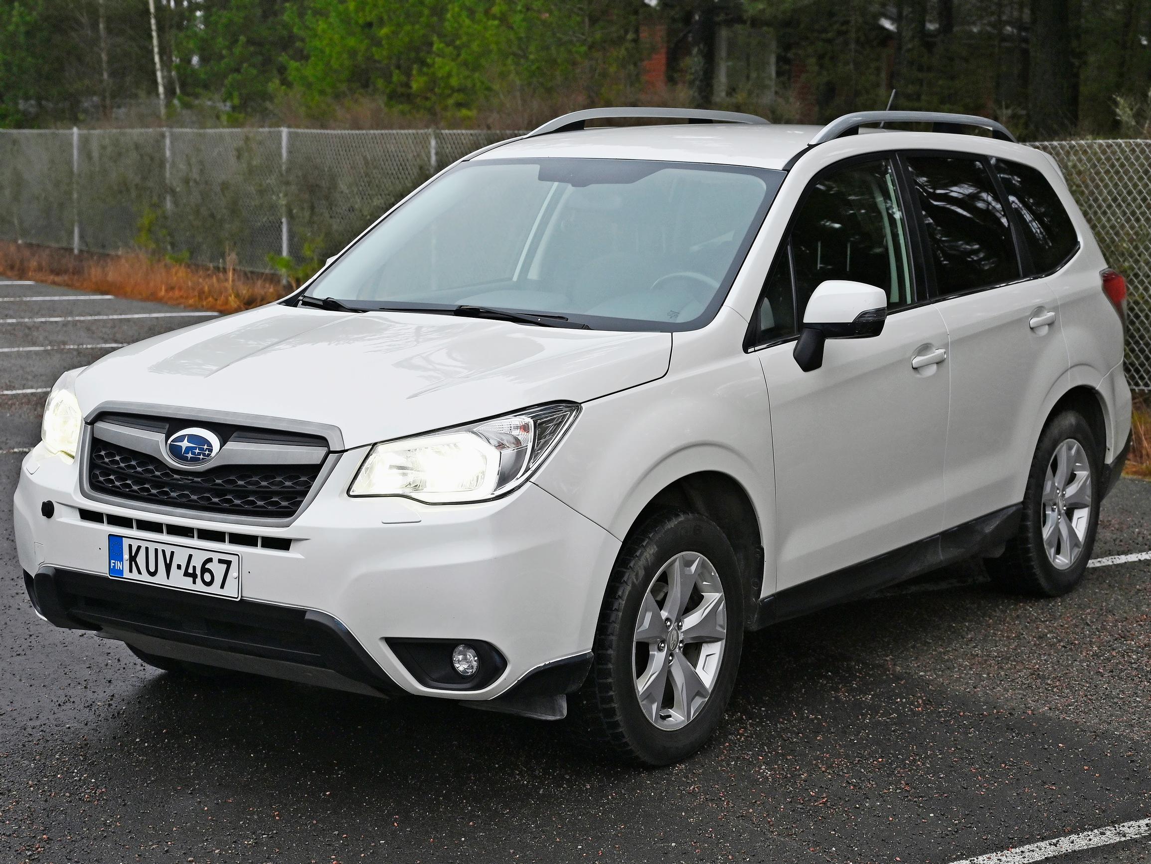 Subaru Forester vm. 2014 – Tilava neliveto 13 000 eurolla – suorituskyky laimea ja automaatti kuin kuminauhaa