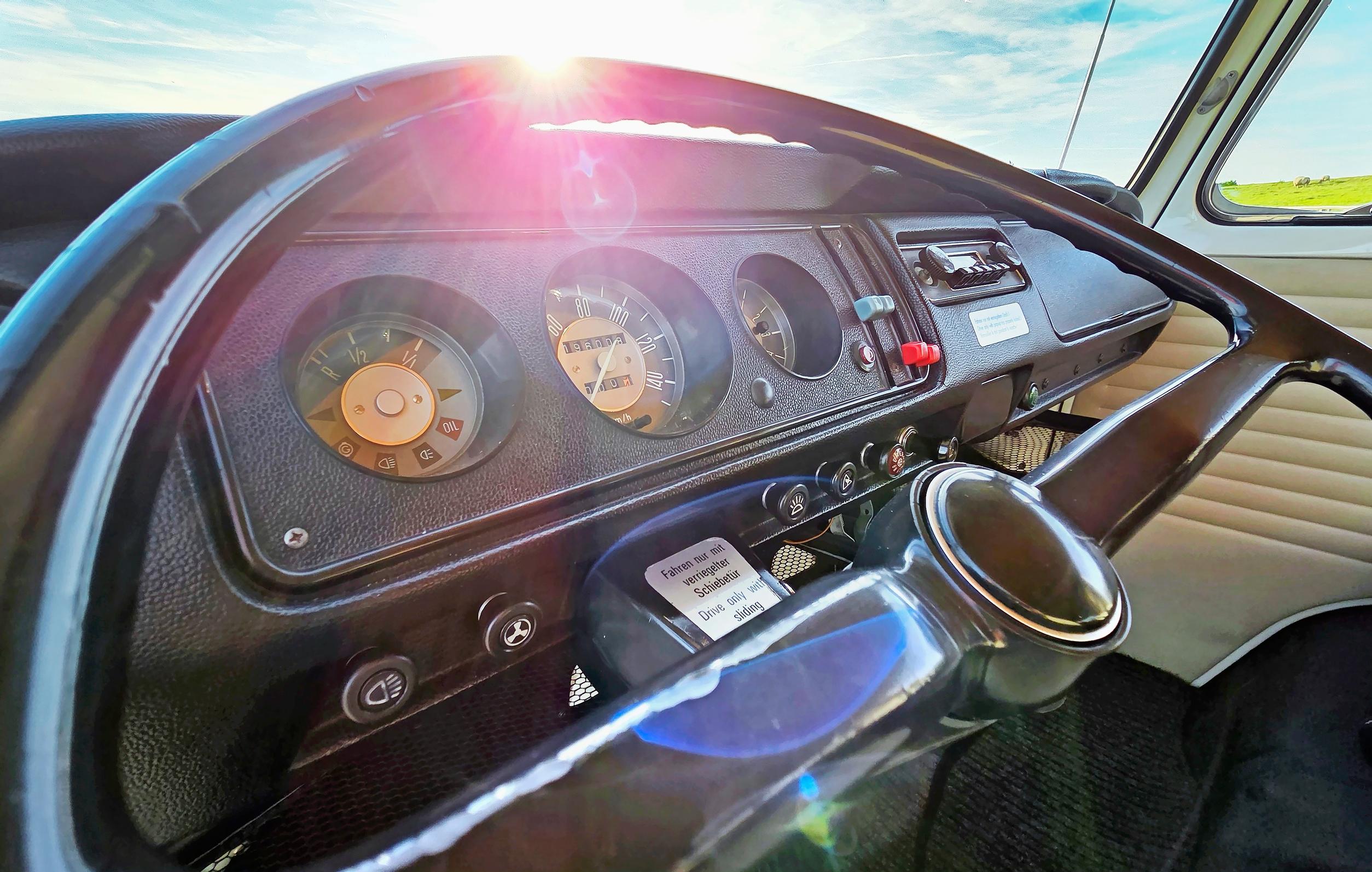 Kun yksinkertainen oli vielä kaunista. Ratti on iso kuin purjeveneen ruori.