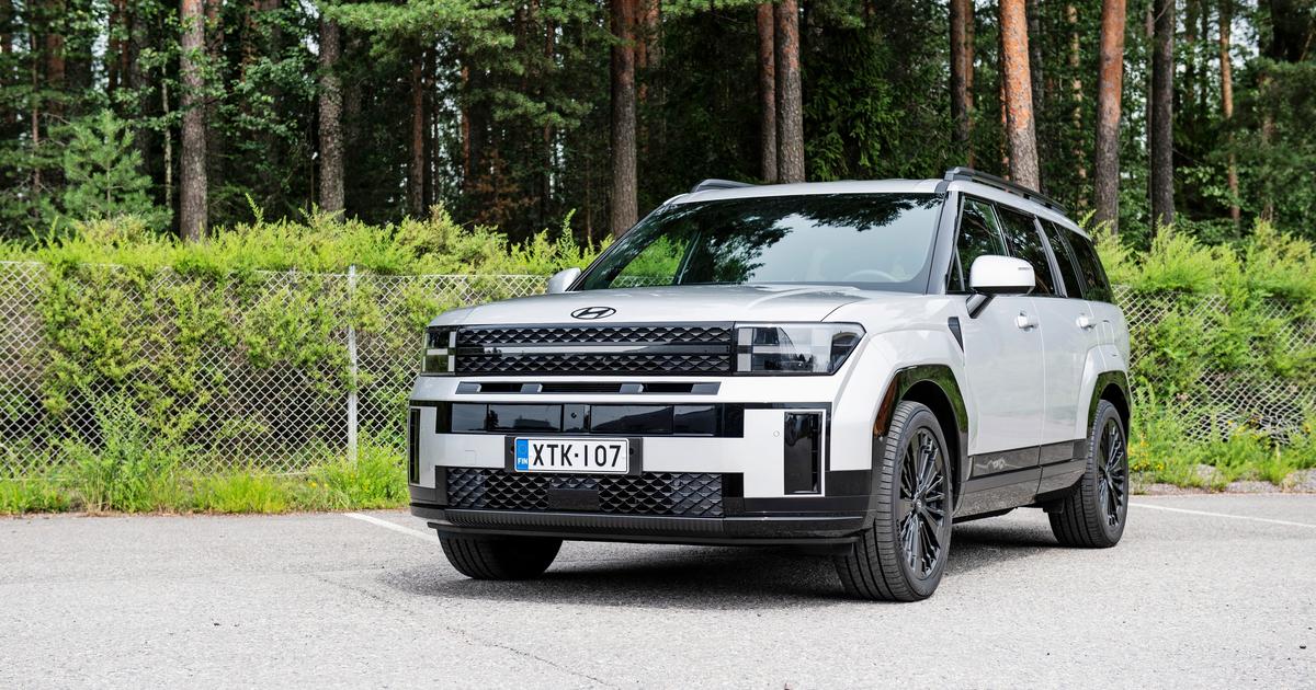 Santa Apu R Uusi Hyundai Santa Fe on kuin kirveellä veistetty ja näyttää ...