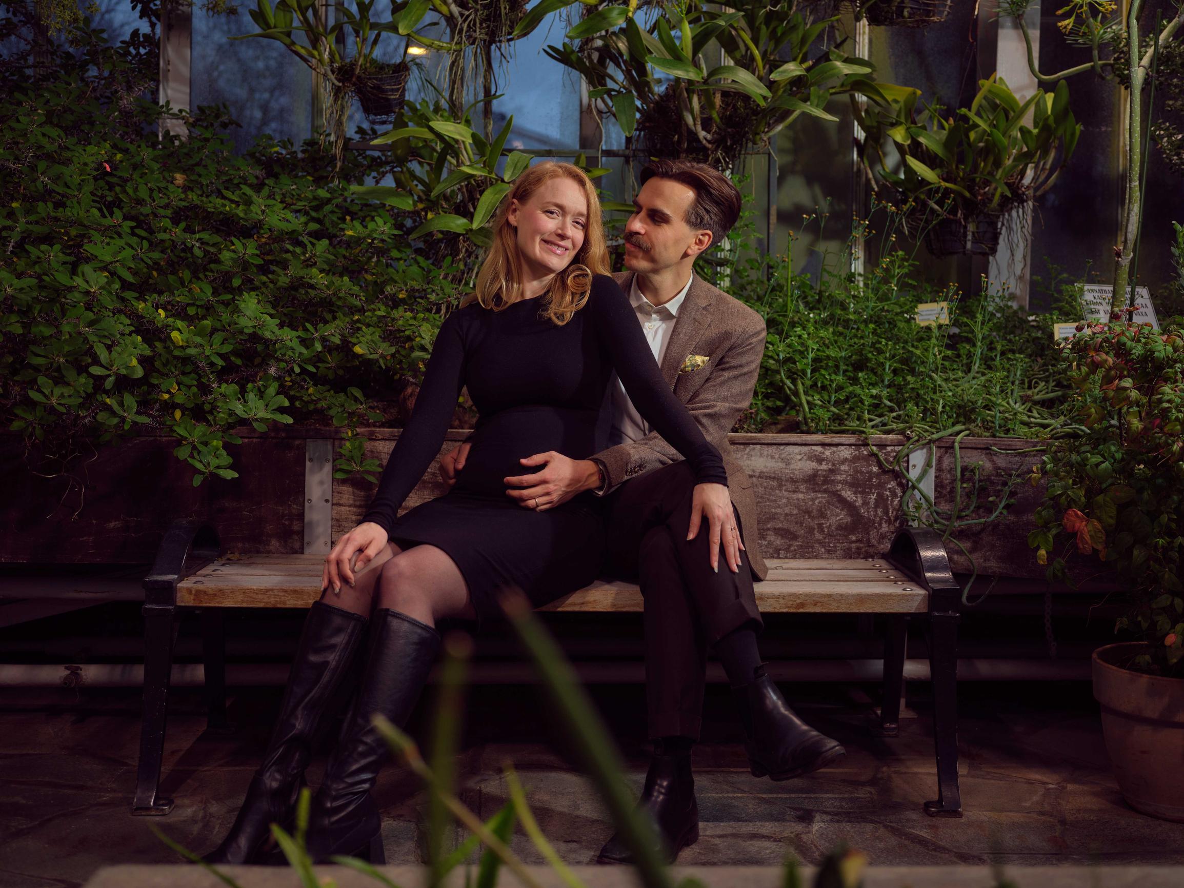 Maria ja Matias Mäkynen odottavat toista lastaan – Aiemmin syrjinnästä kärsinyt Maria sai raskaana uuden työpaikan