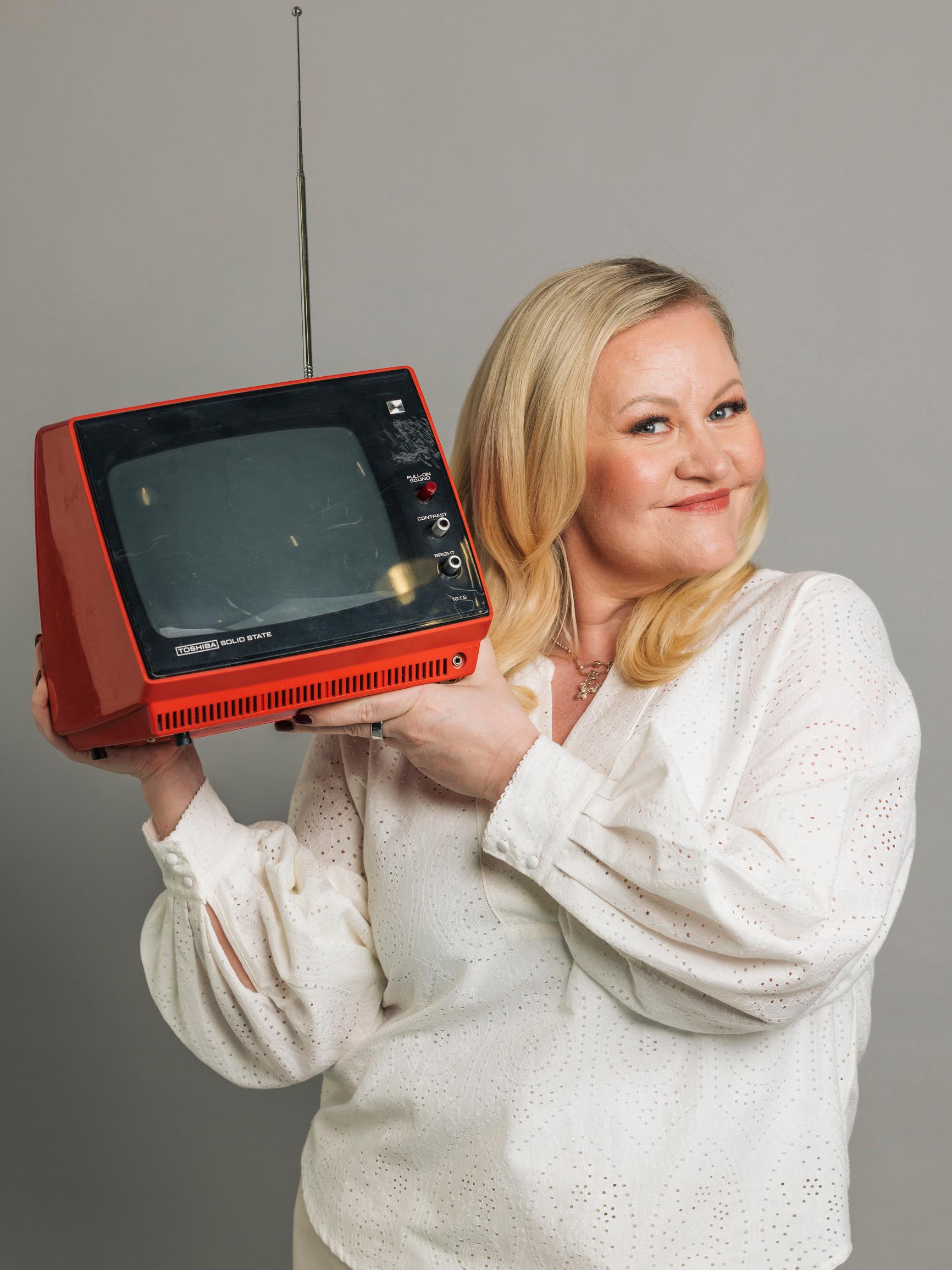 Yhtenäisyyskulttuuri hajosi, mutta joulun ja uudenvuoden välinen aika kokoaa meidät ruudun ääreen kuin ennen – ja silloin syntyvät TV:n tärkeimmät ilmiöt