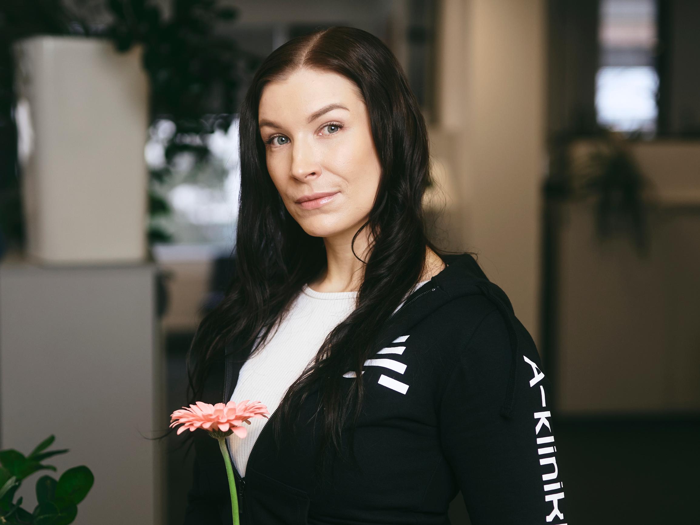 ”Olet niin nuori, että tuskin pystyt auttamaan” – Ensirepliikistä alkoi hoitajan vuosien hoitosuhde