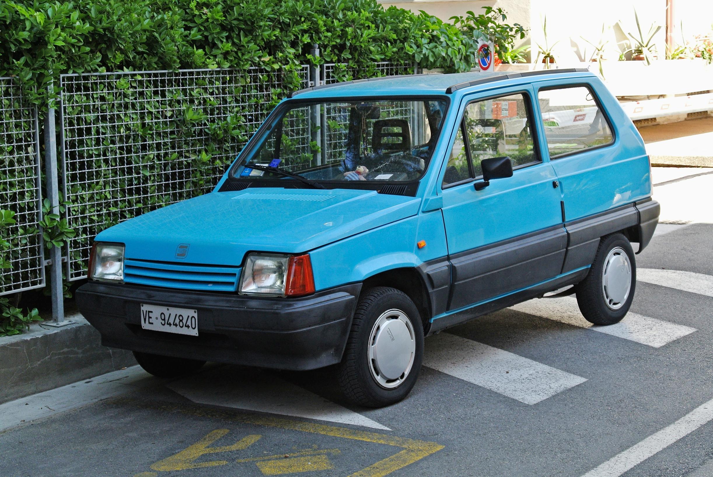 Seat Marbella on lainannut nimentä luksusluokan lomakohteelta, Espanjan Marbellalta. Oikeasti tämä auto on sama kuin Fiat Panda.