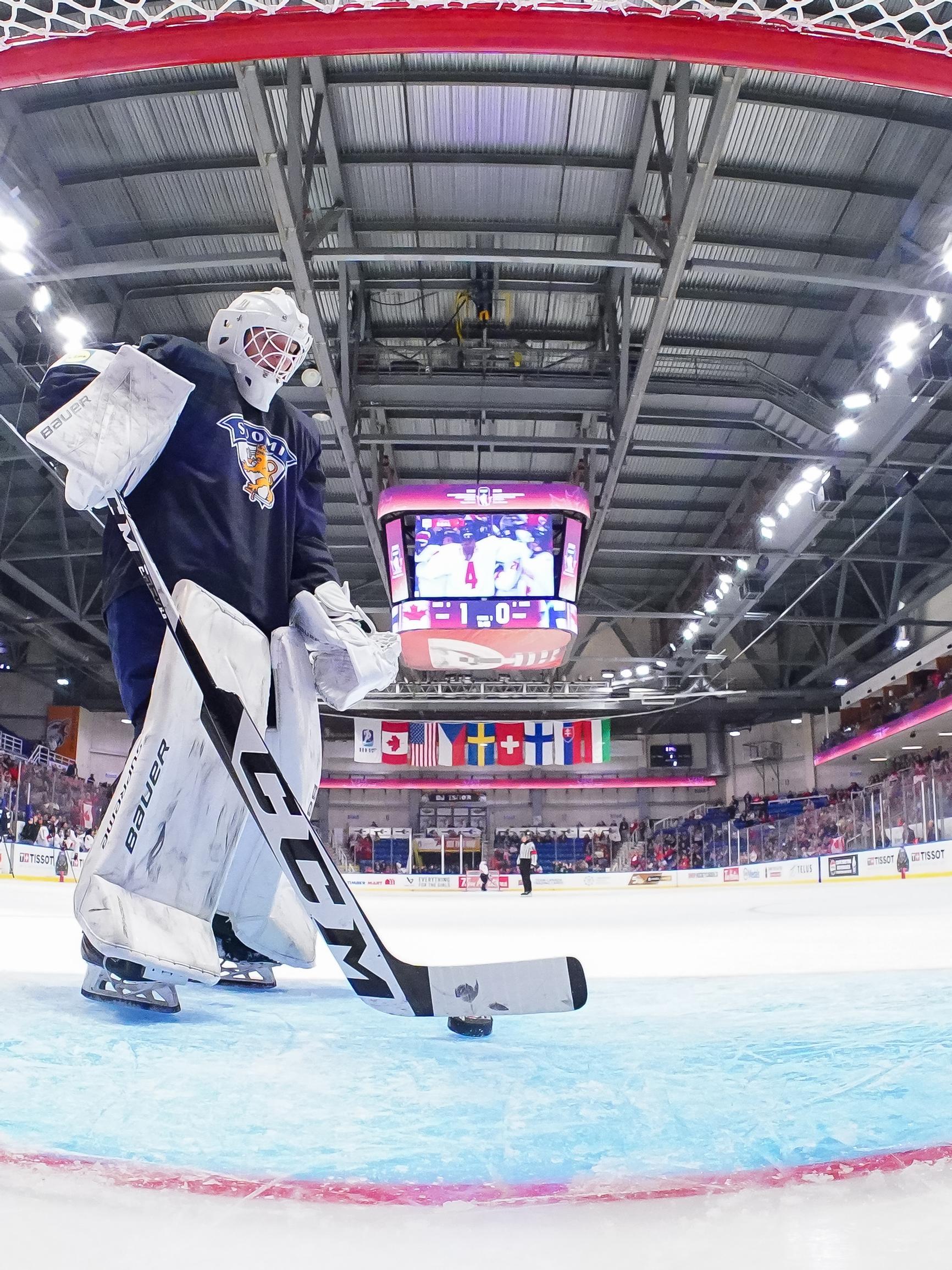 Täydellinen skandaali! Suomen tyttöjen maajoukkue B-sarjaan – Petteri Sihvonen raivona Jääkiekkoliiton kusetuksista: "Perkele sentään!"