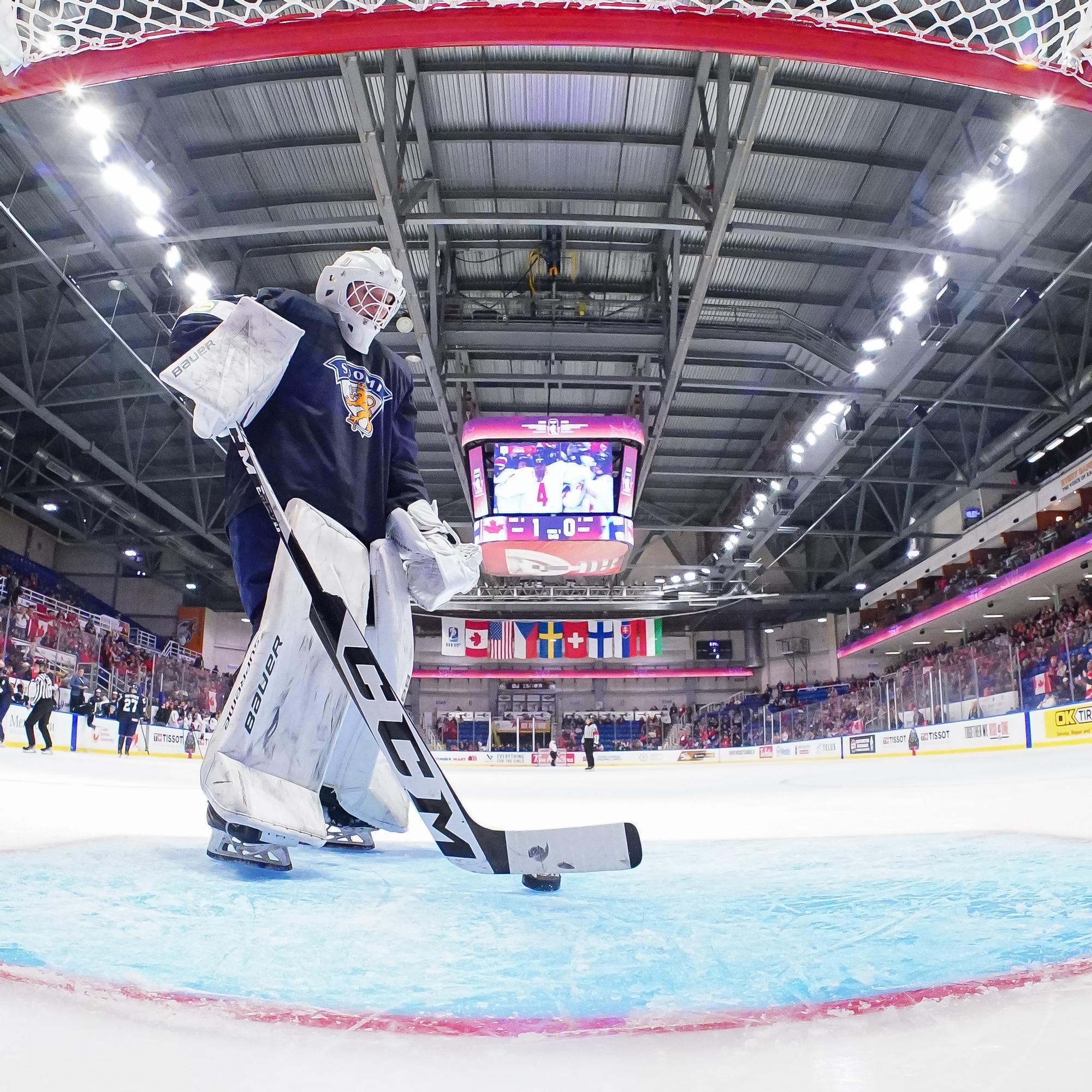Täydellinen skandaali! Suomen tyttöjen maajoukkue B-sarjaan – Petteri Sihvonen raivona Jääkiekkoliiton kusetuksista: "Perkele sentään!"