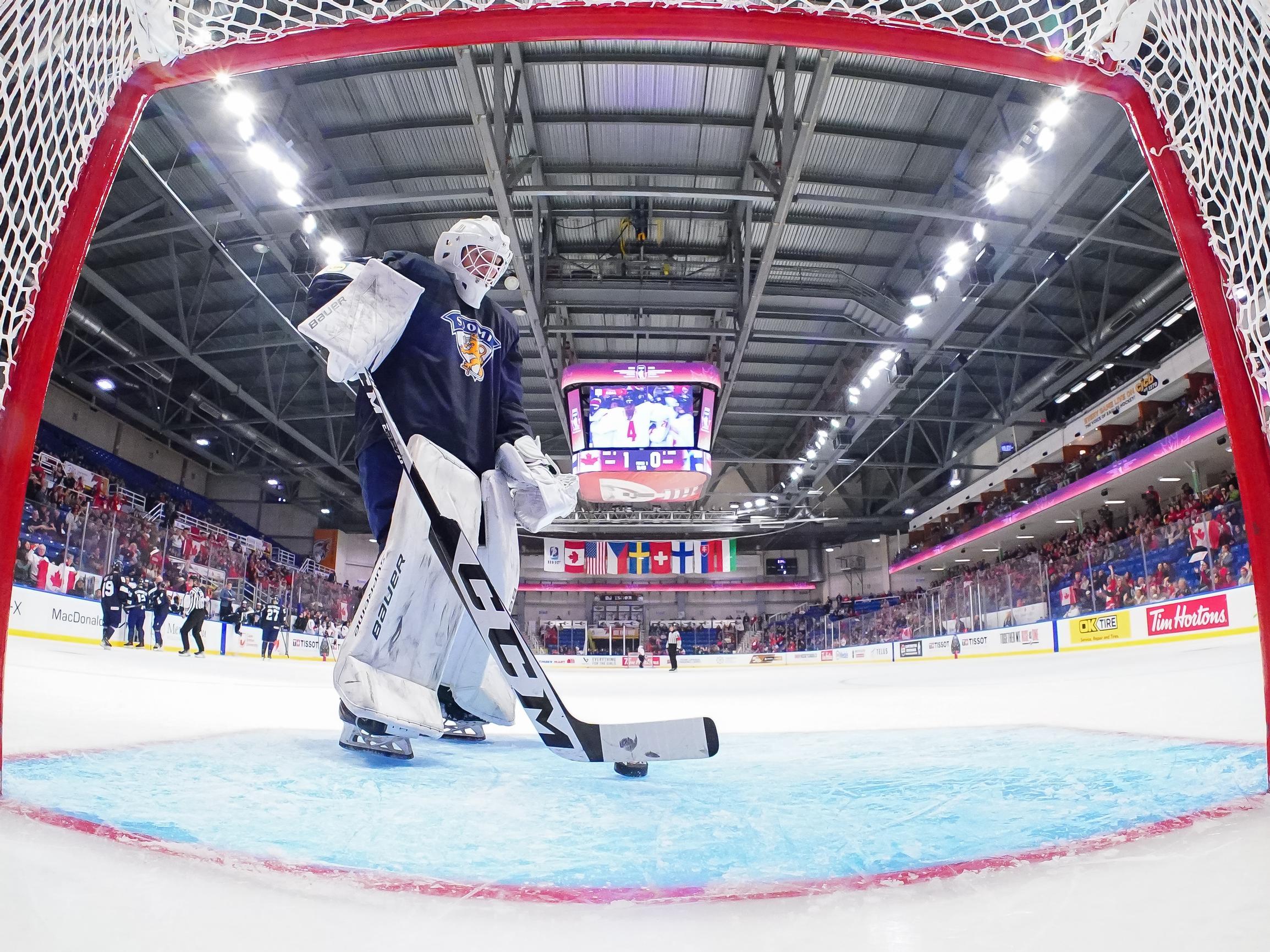 Täydellinen skandaali! Suomen tyttöjen maajoukkue B-sarjaan – Petteri Sihvonen raivona Jääkiekkoliiton kusetuksista: "Perkele sentään!"