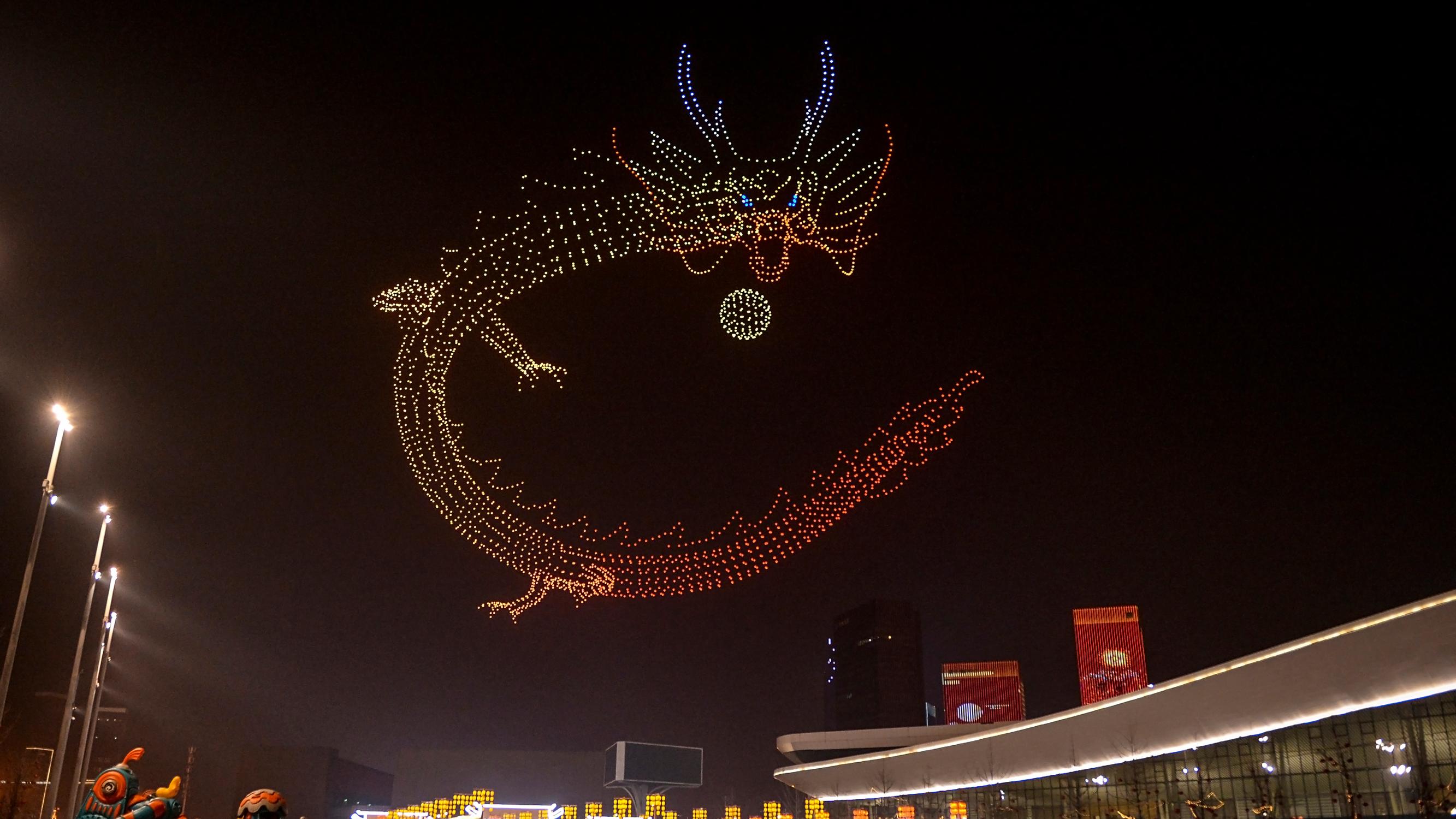 6 taivaallista maisemaa: uudenvuoden drone-show, upeat revontulet ja muut näkymät, joita varten kannattaa matkustaa