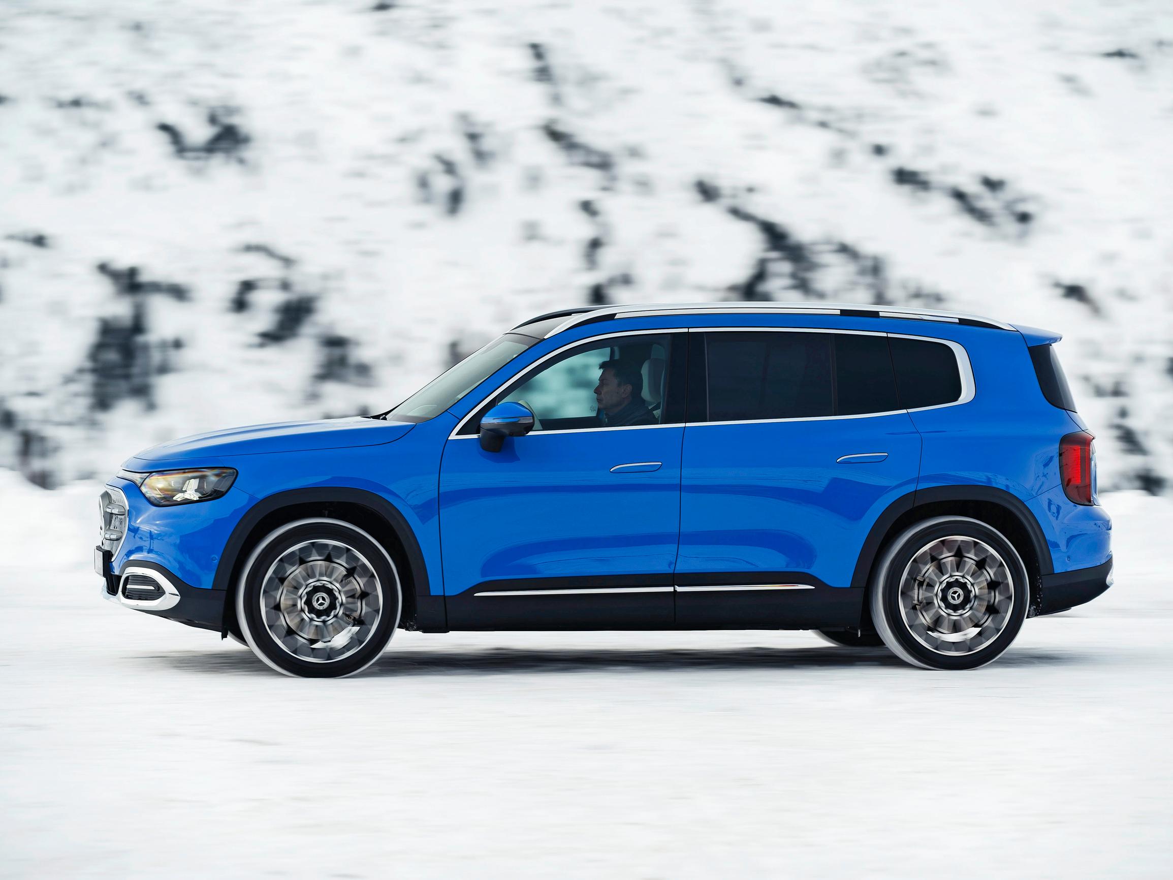 Uusi Mercedes-Benz GLB tulee markkinoille tila edellä – jopa 7 paikkaa ja 540 litraa tavaratilaa