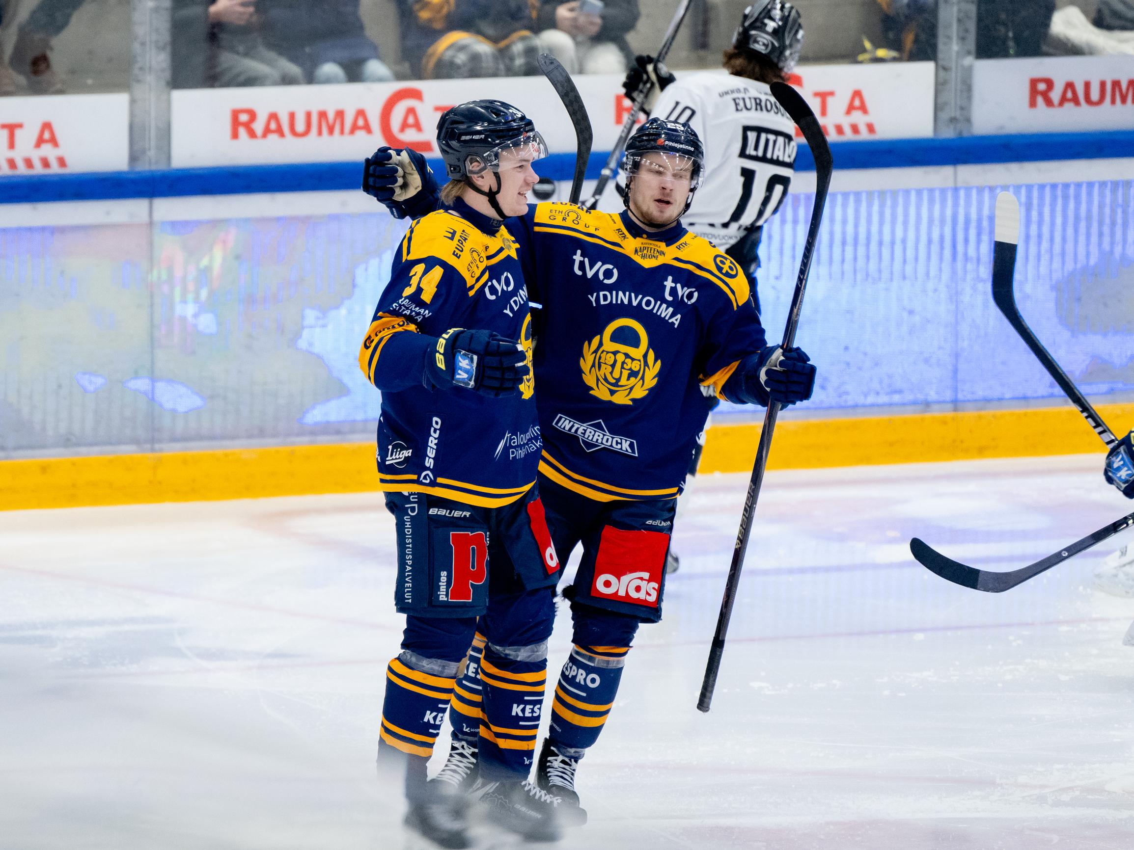 Liigan sensaatiojoukkueen päävalmentajaa höynäytettiin – "Pelaajia suorastaan v***ttaa!"