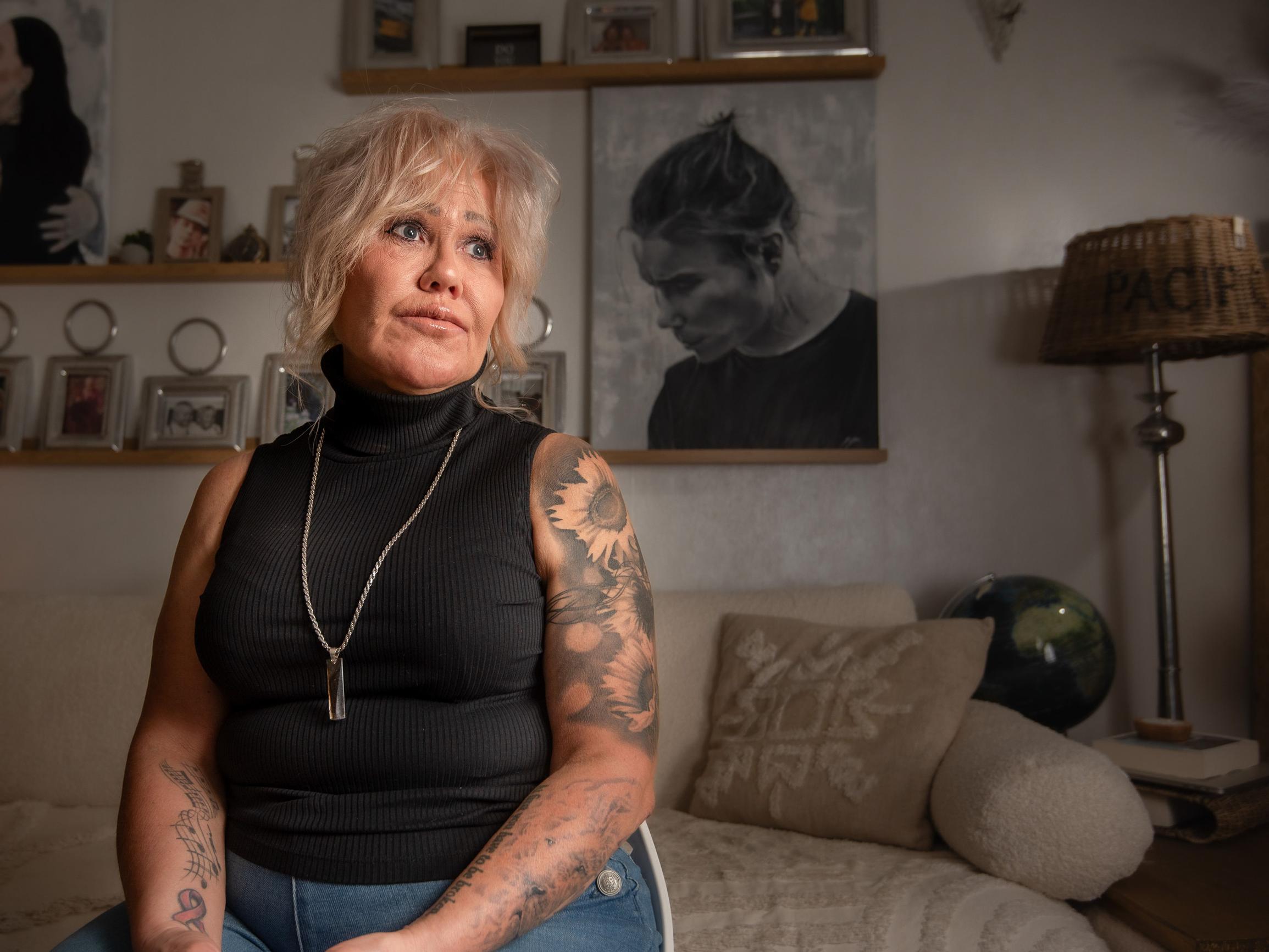 ”Myös minä kuolin siinä hetkessä” – Viisi äitiä kertoo, miltä tuntuu menettää lapsensa huumeille