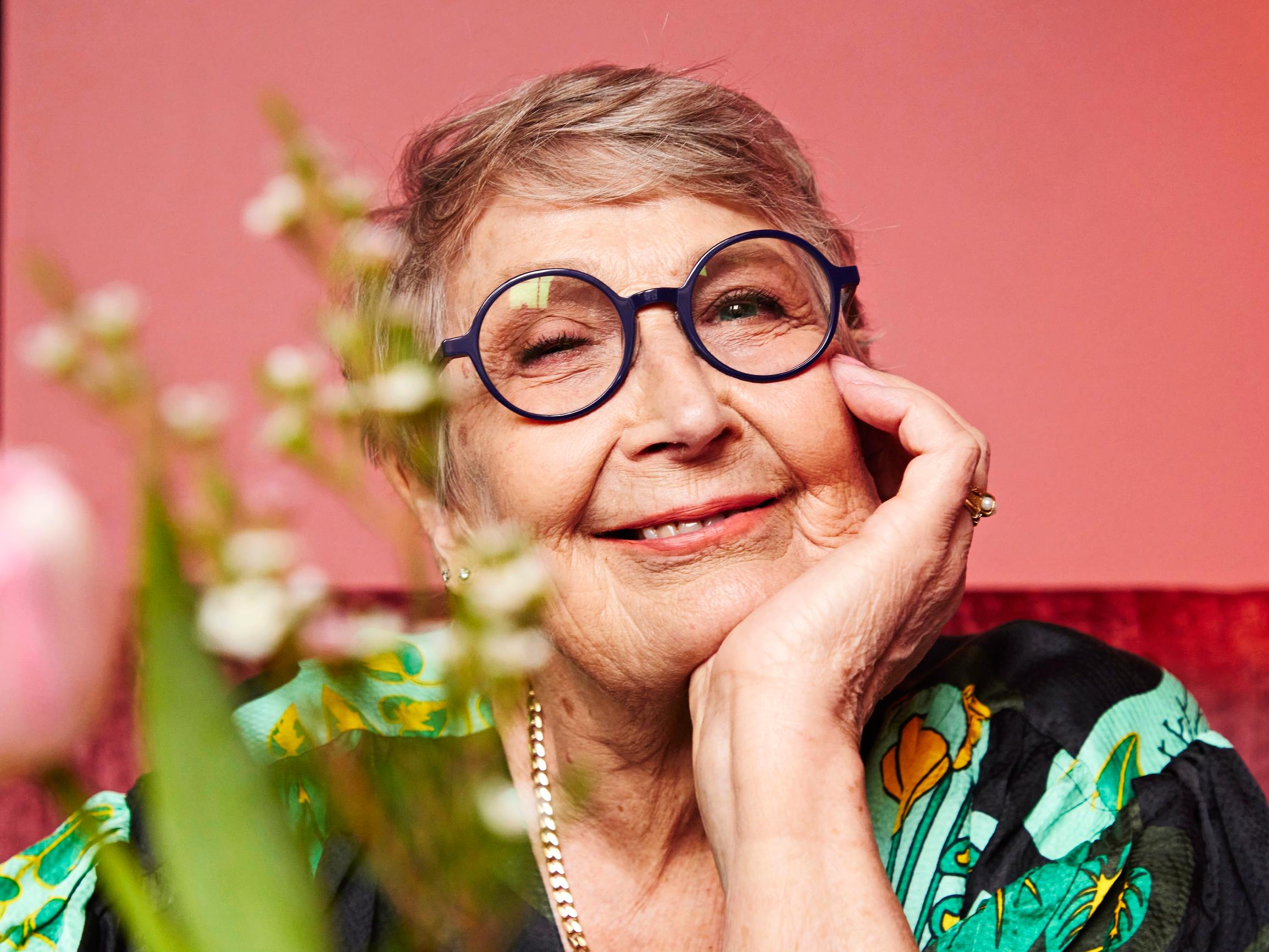 Jotkut välttävät puheluita, etteivät joutuisi kuuntelemaan perinpohjaisia selityksiä – Psykologi Pirkko Lahti pohtii, mikä muissa ärsyttää