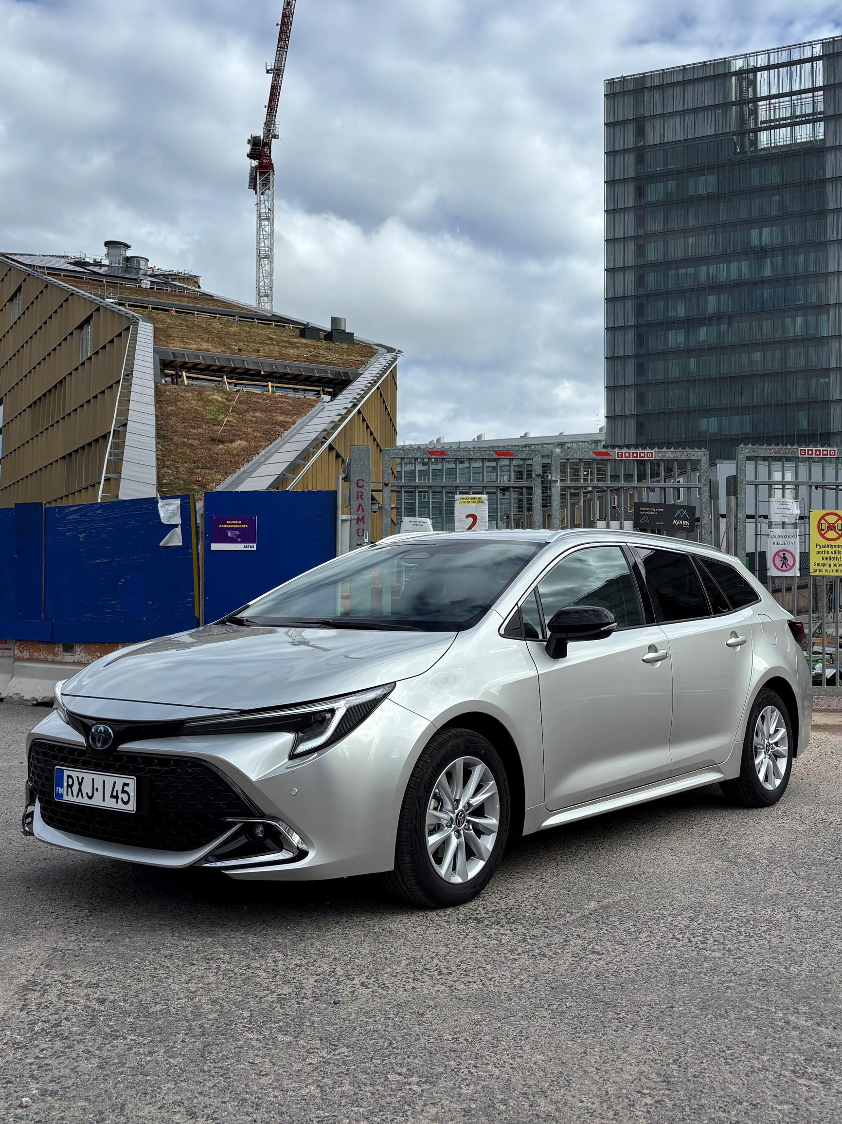 Toyota Corolla teki sen taas: Hinnat laskivat, vaikka kaikki muu kallistuu