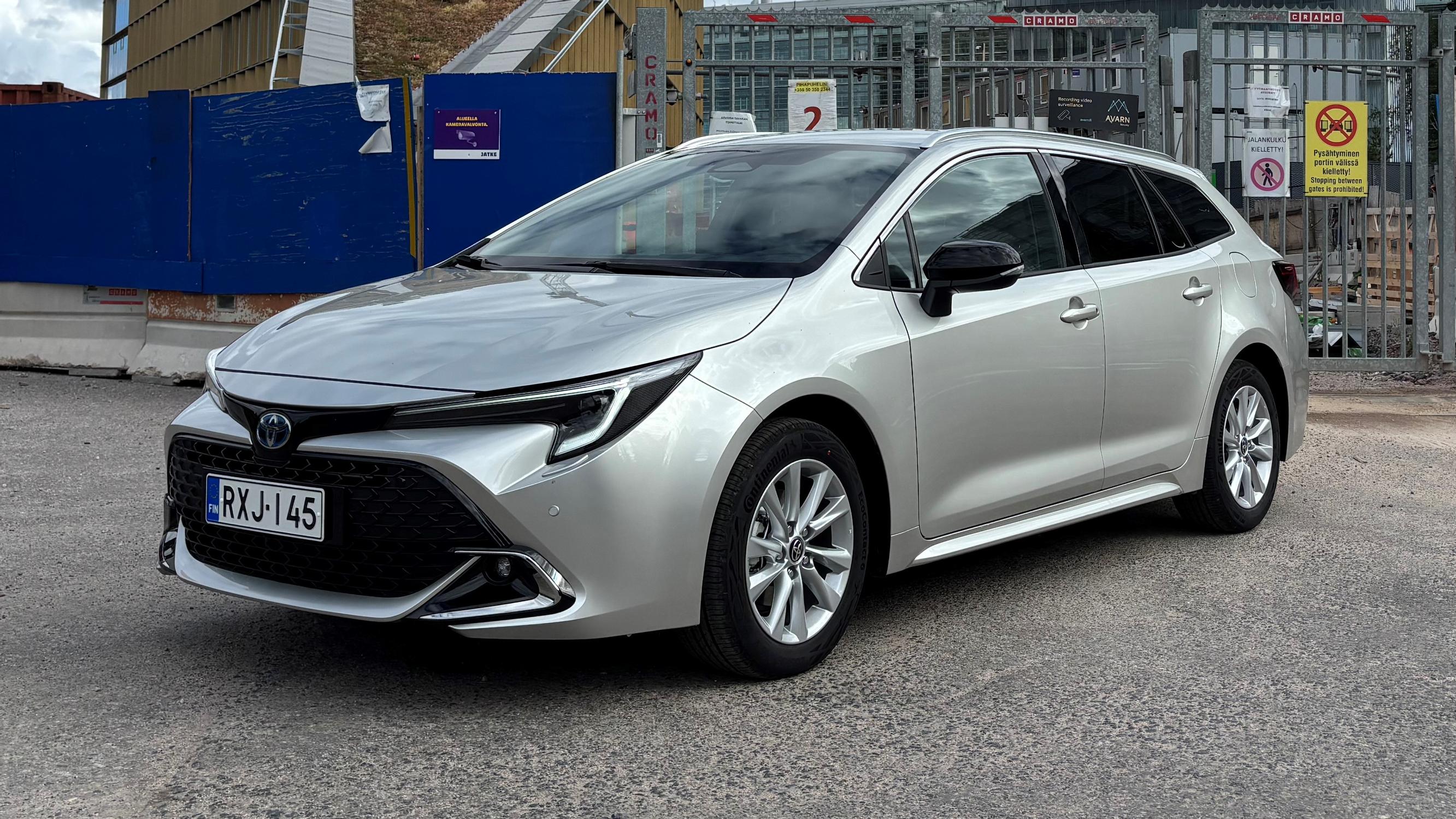 Toyota Corolla teki sen taas: Hinnat laskivat, vaikka kaikki muu kallistuu