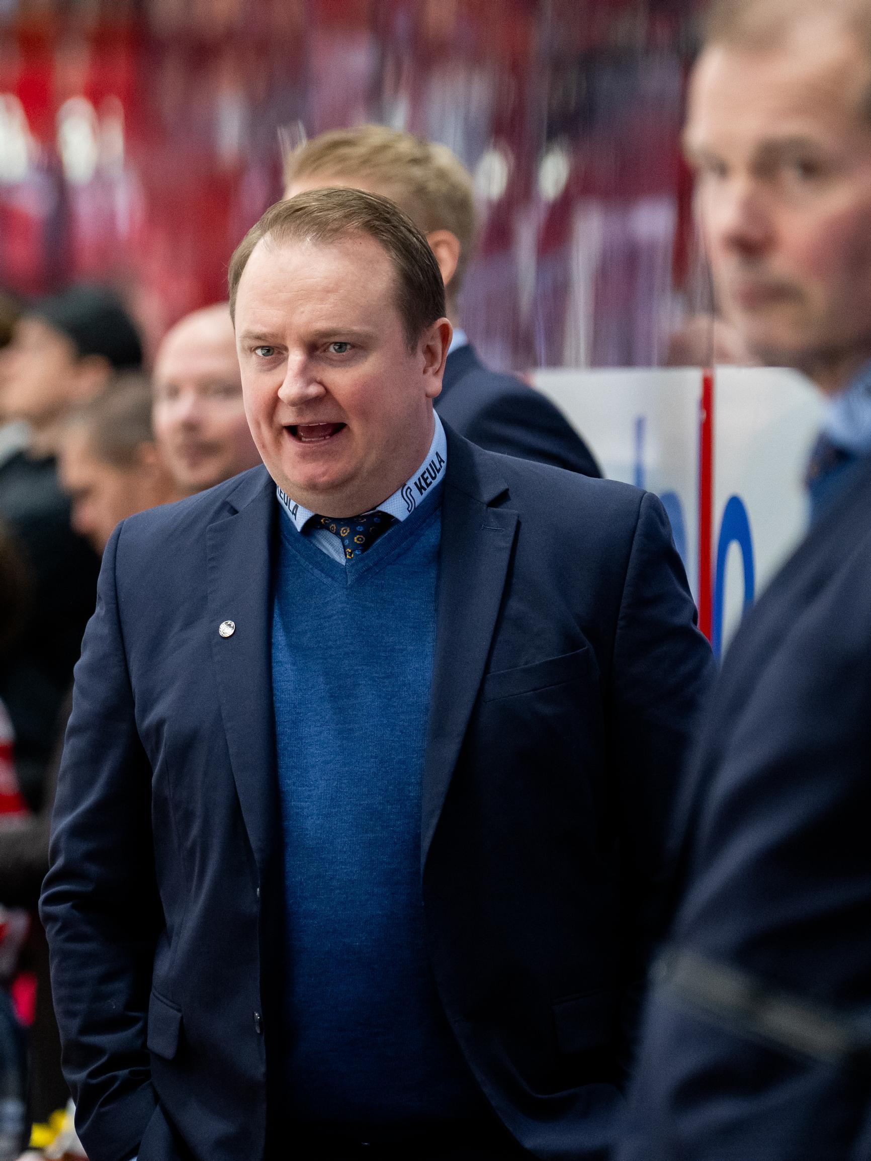 Tomi Lämsä alistui Raimo Helmisen edessä – ”Vika on Lämsän”