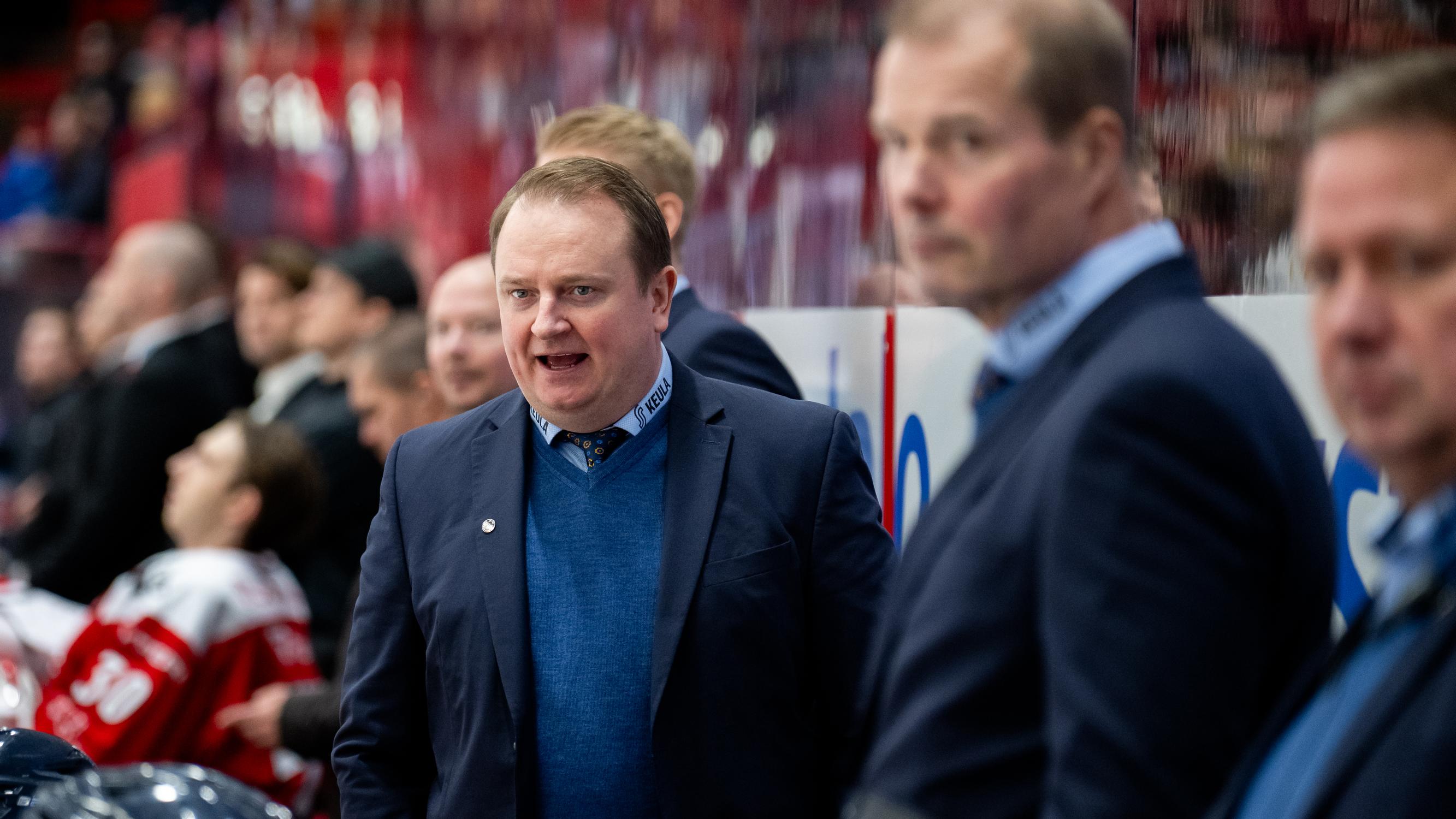 Tomi Lämsä alistui Raimo Helmisen edessä – ”Vika on Lämsän”