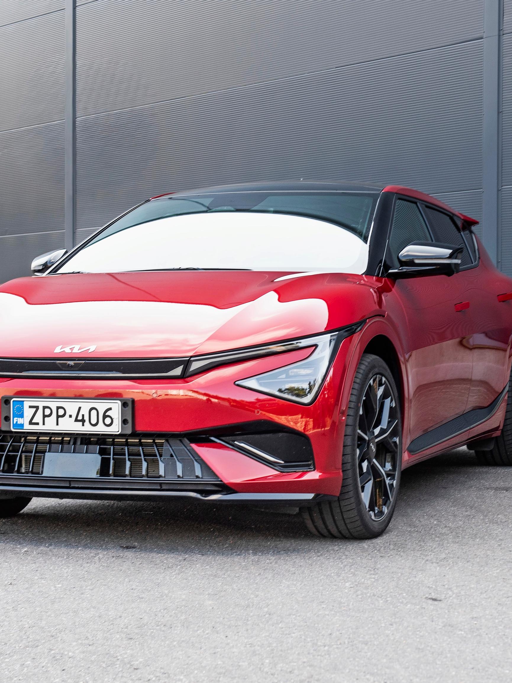 Kia EV6 GT – Urheiluauton tehot perheauton kuoressa – Jokin on pielessä, kun ajettavuus tekee kaahaamisesta näin vaarallisen vaivatonta